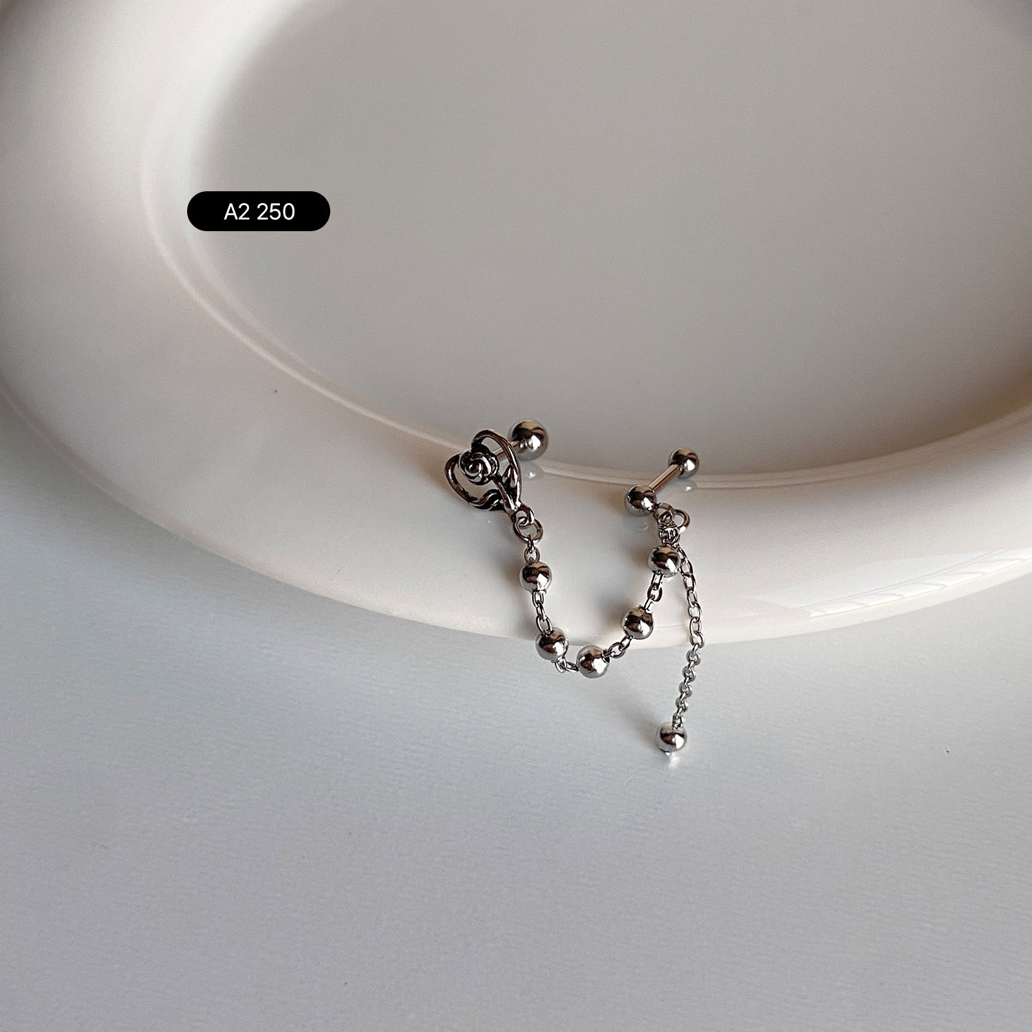 A2 250 チェーンペンダントバーベルドロップピアス