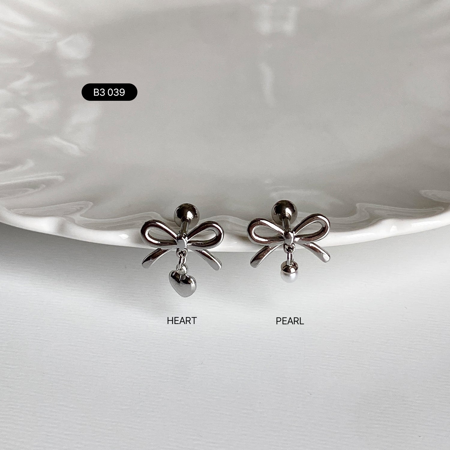 B3 039 ビッグサイズリボンドロップピアス