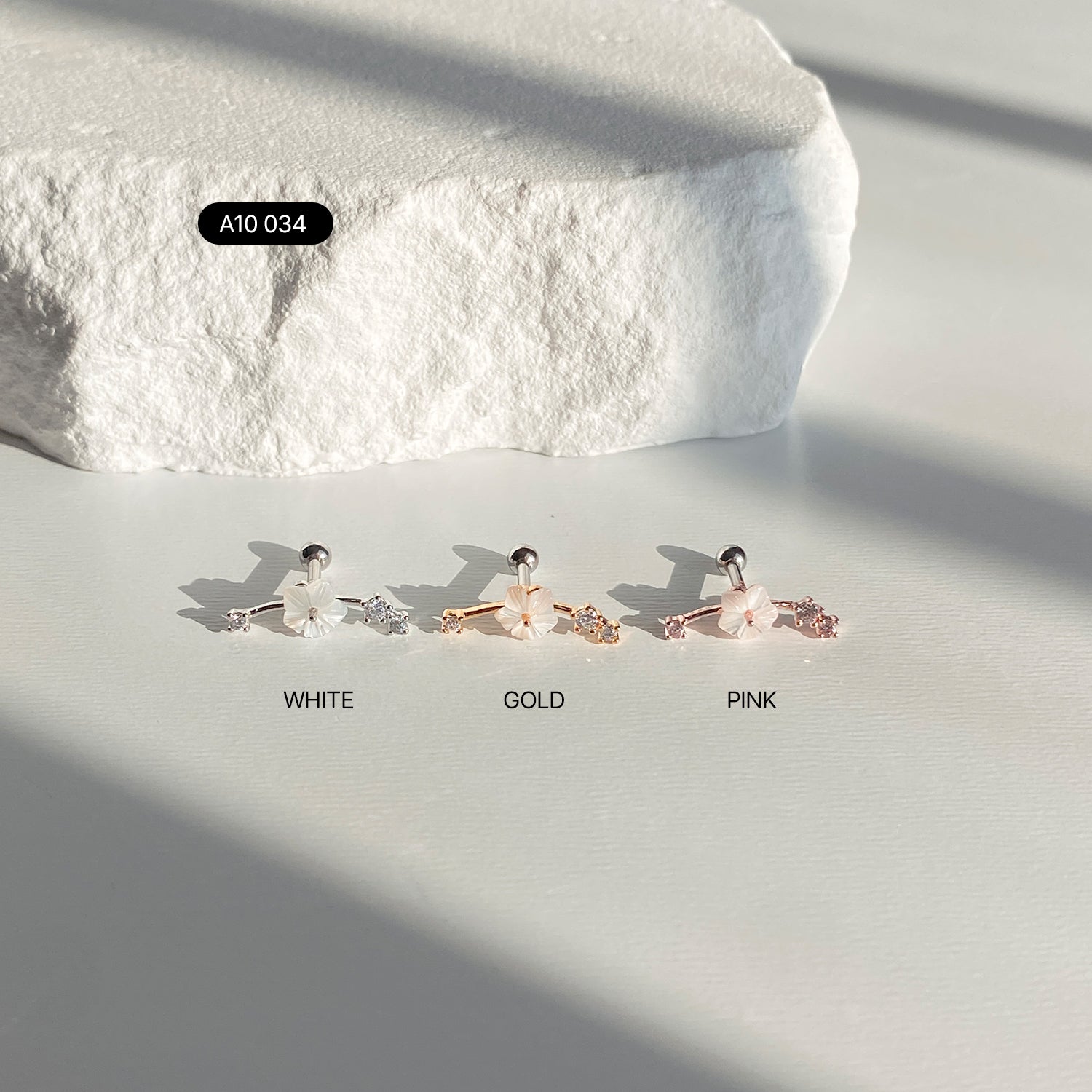 A10 034 キュービック自己開花ラインピアス