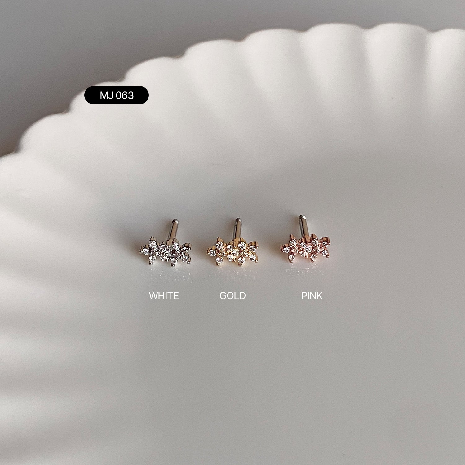 MJ 063 ミニトゥコンビフラワーピアス