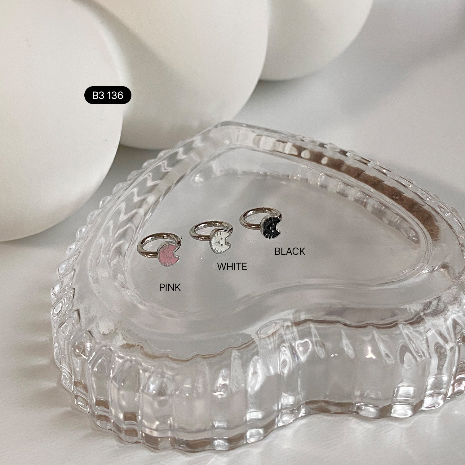 B3 136 サージカルエポックキッチキャットリングピアス