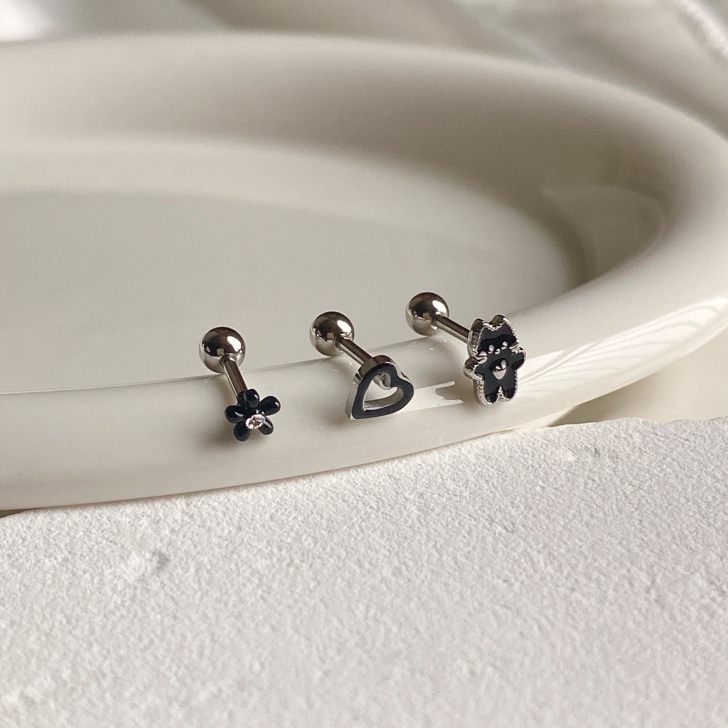 SET-007 サージカルエポックハートフラワー猫ピアスセット