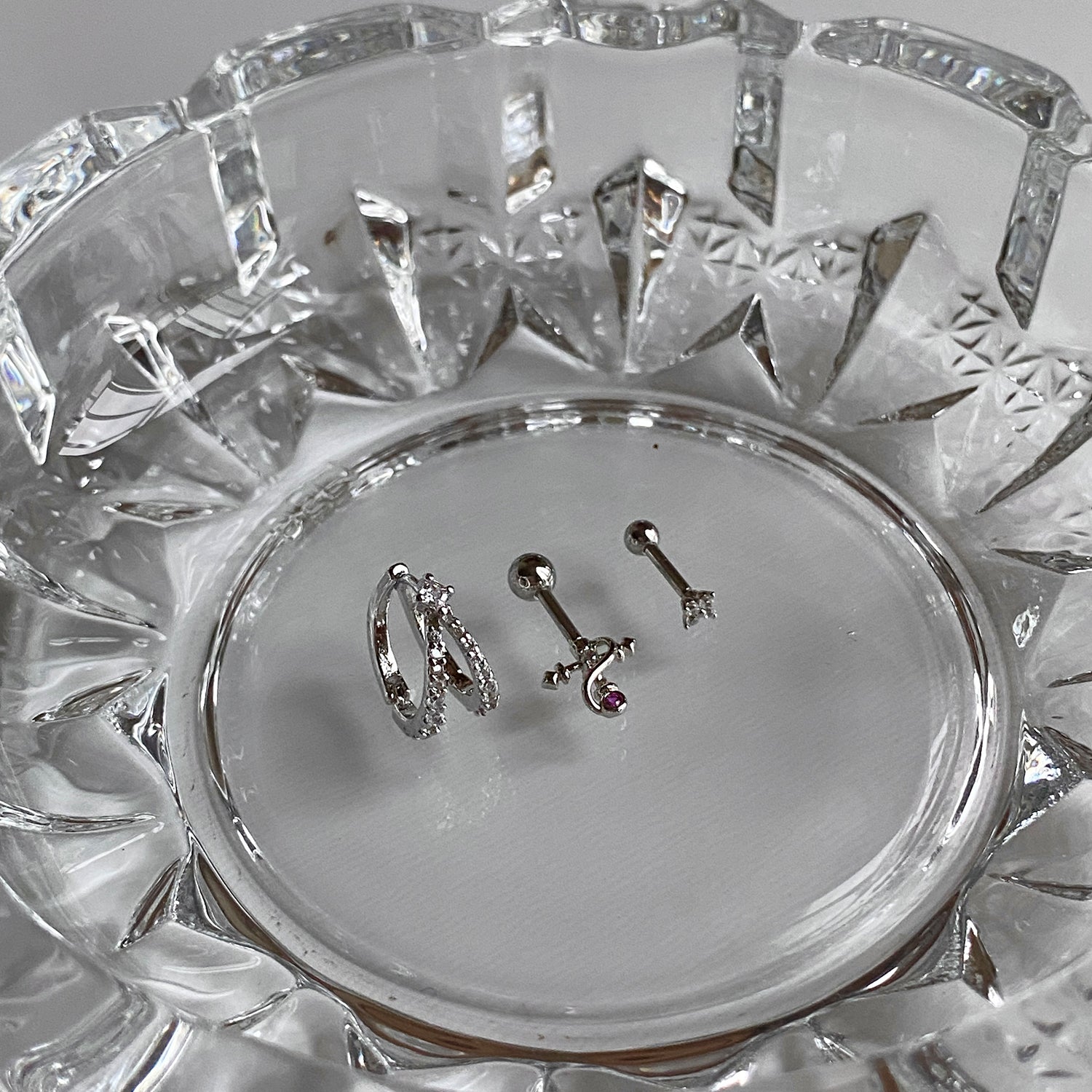 SET-030 ヘリックスクロスソードダブルリングキュービックピアスセット