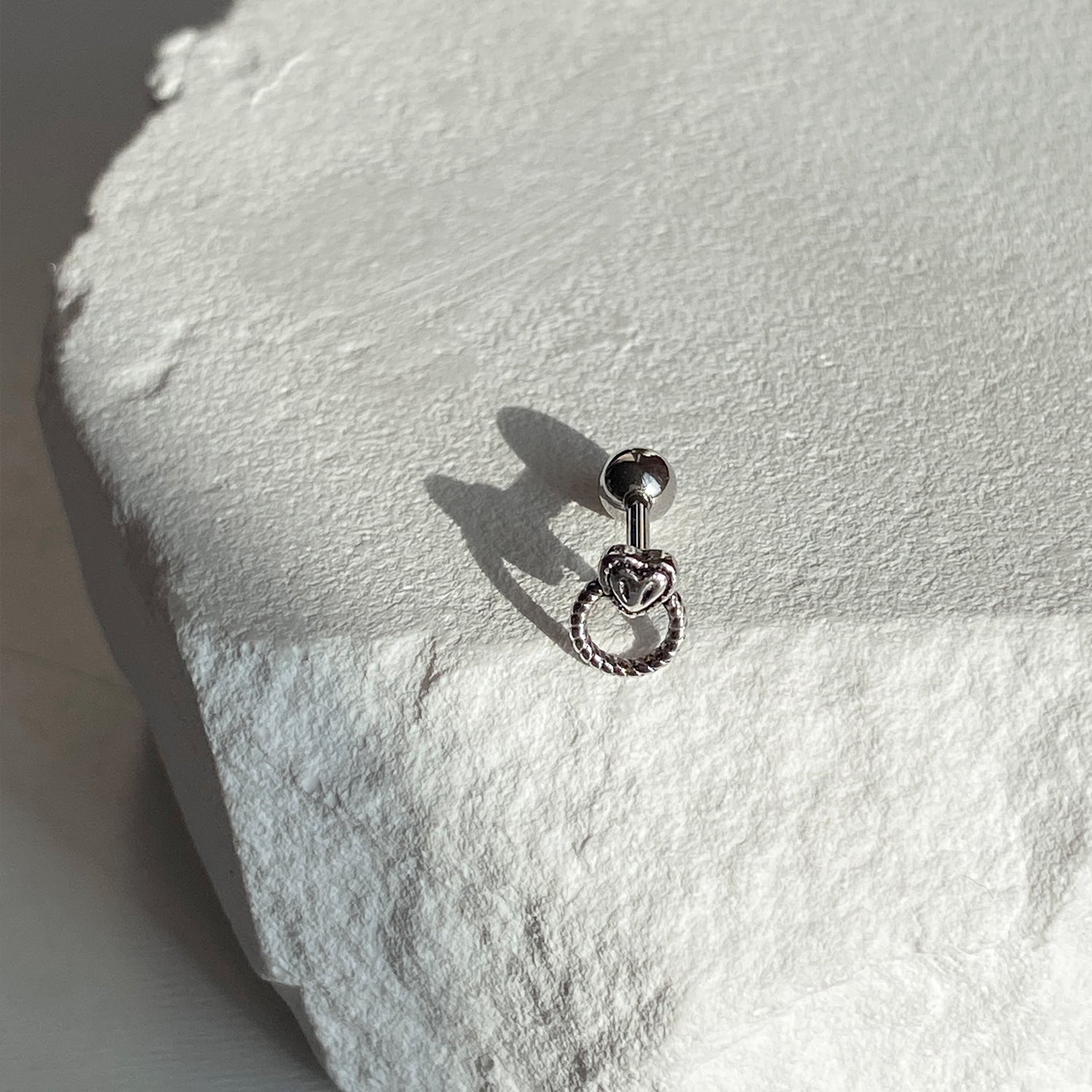 A2 227 アンティークリングスタイルハートリングピアス