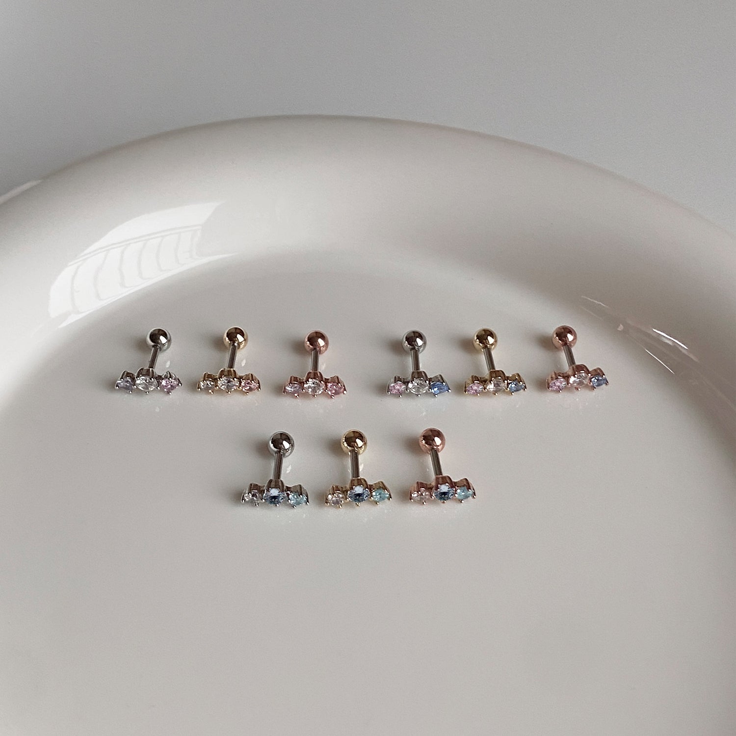 A8 309 3色ミックスキュービックピアス