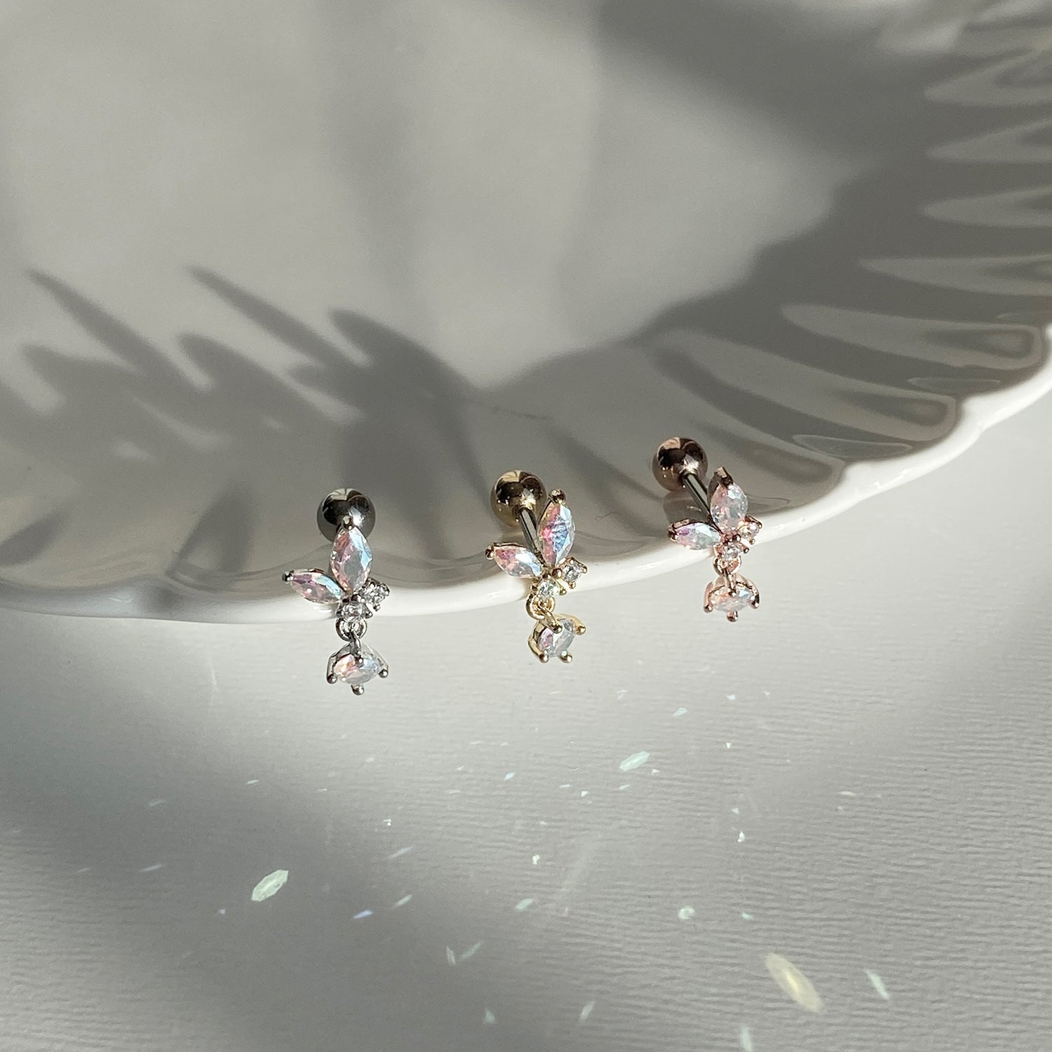 A8 245 ガラガラオーロラキュービックピアス