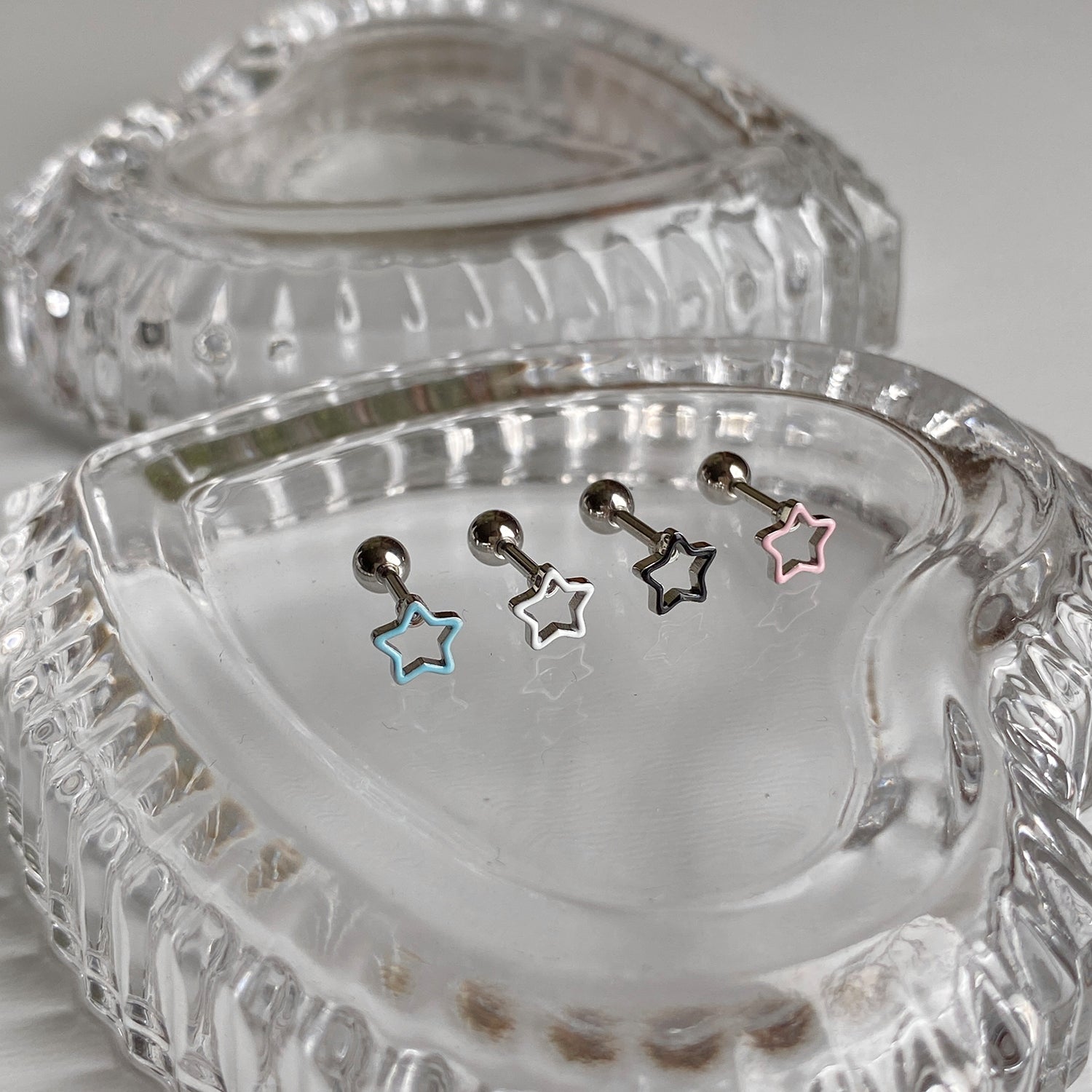 B3 122 4色カラーラインスターピアス