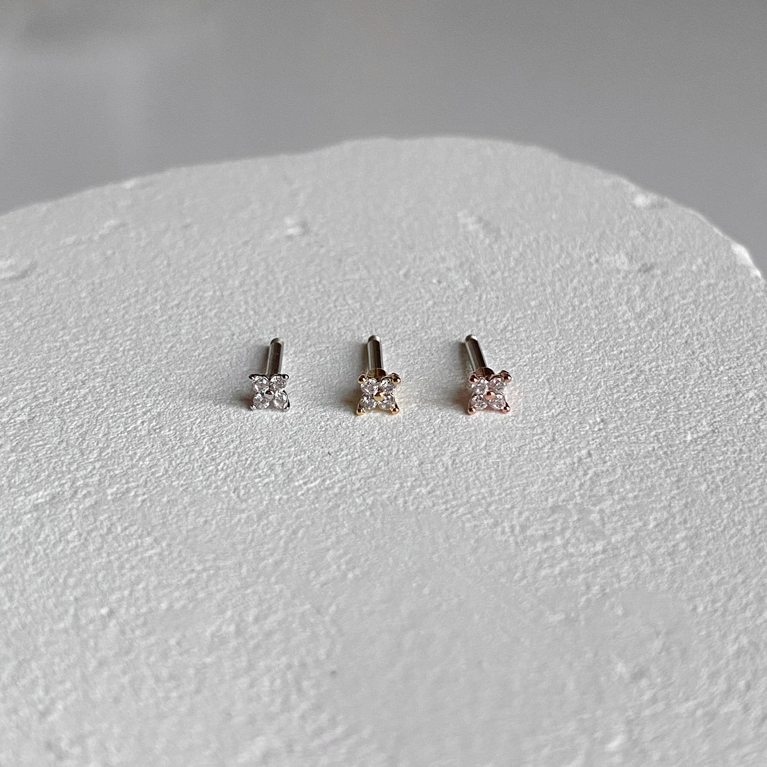 MN 201 キュービックミニスターピアス