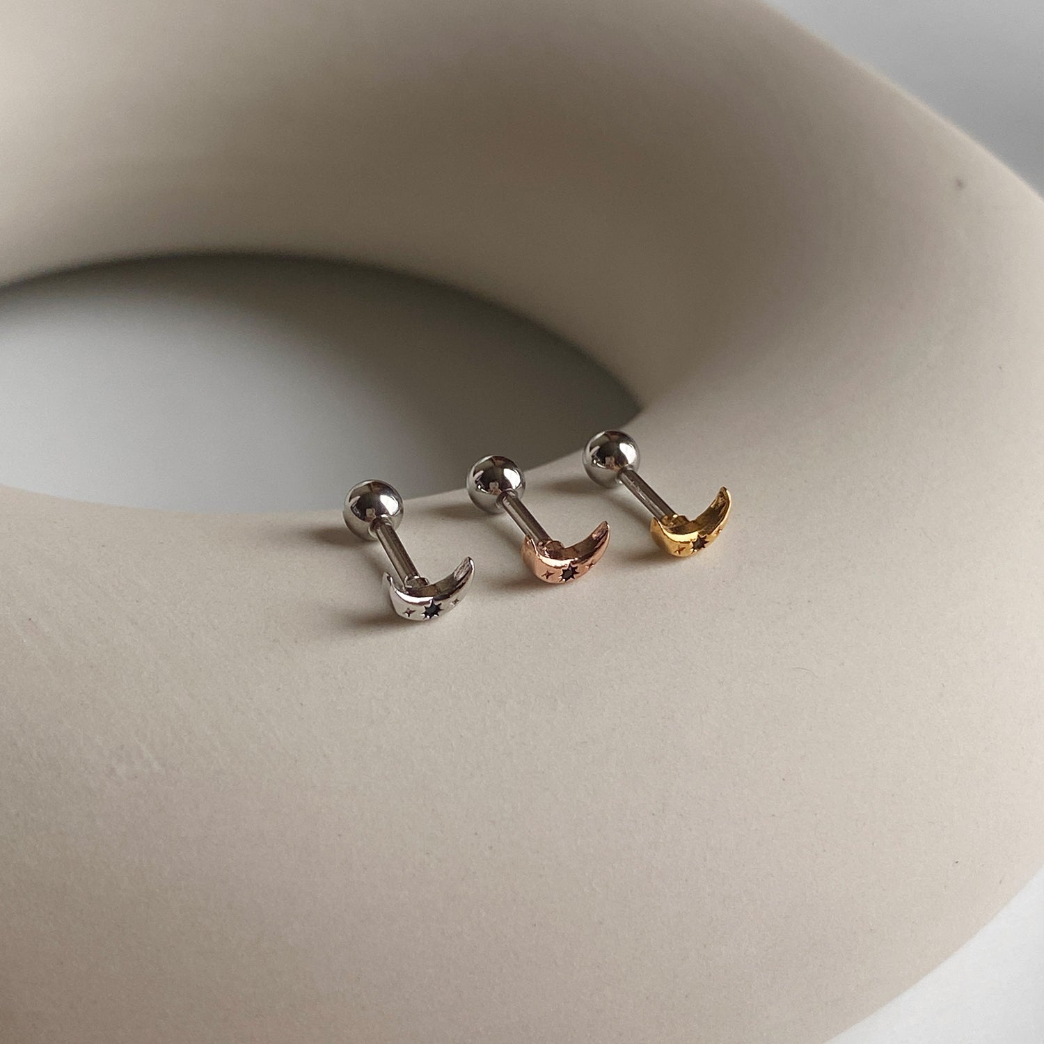 B4 185 ミニムーンピアス