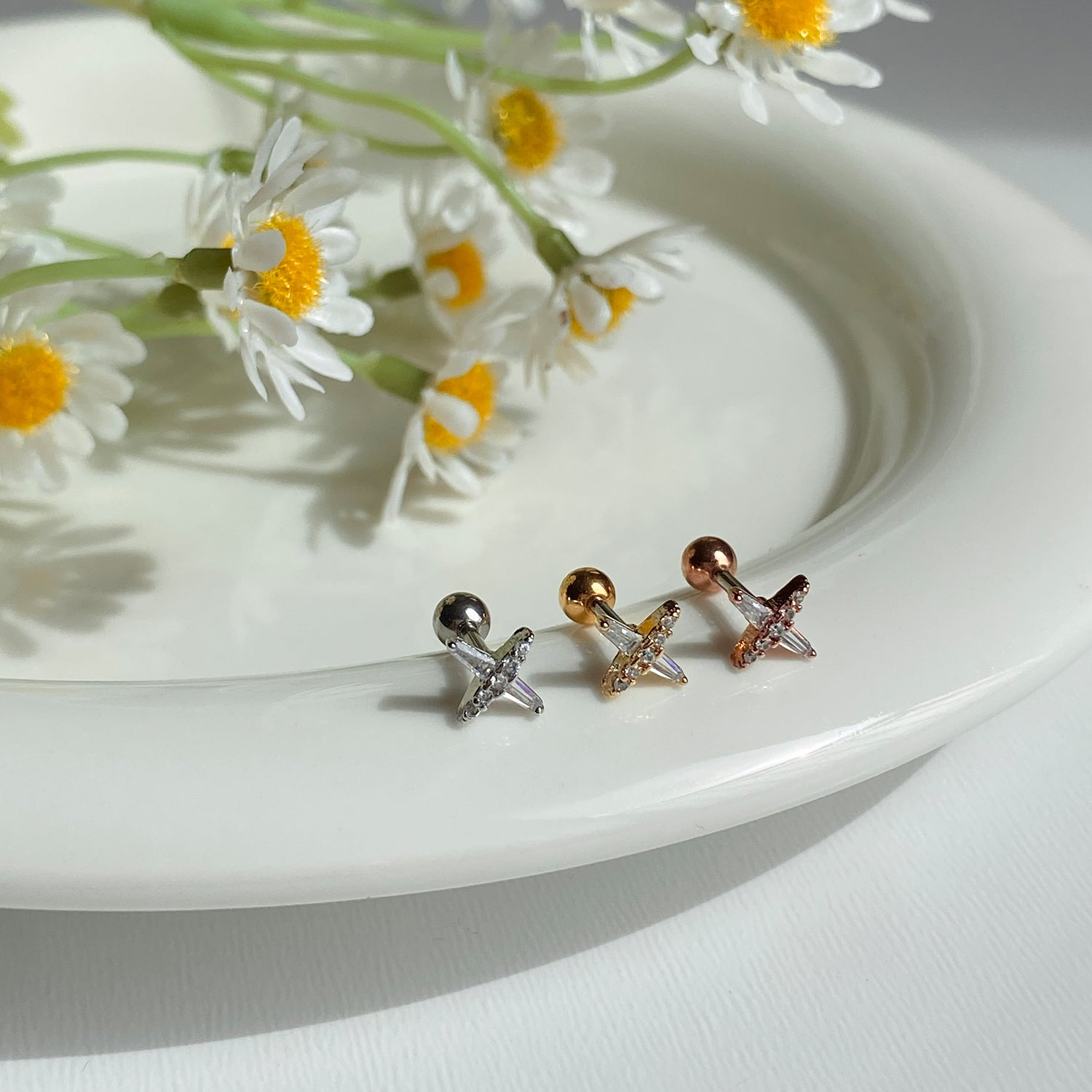 MN 191 ハーフキュービックエクスクロスピアス