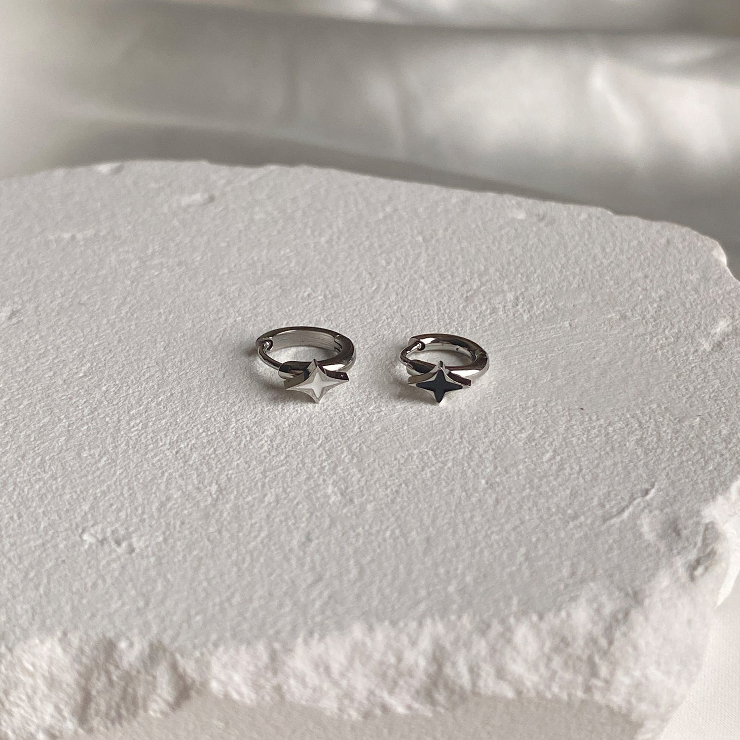 B3 134 サージカルエポックスターリングピアス