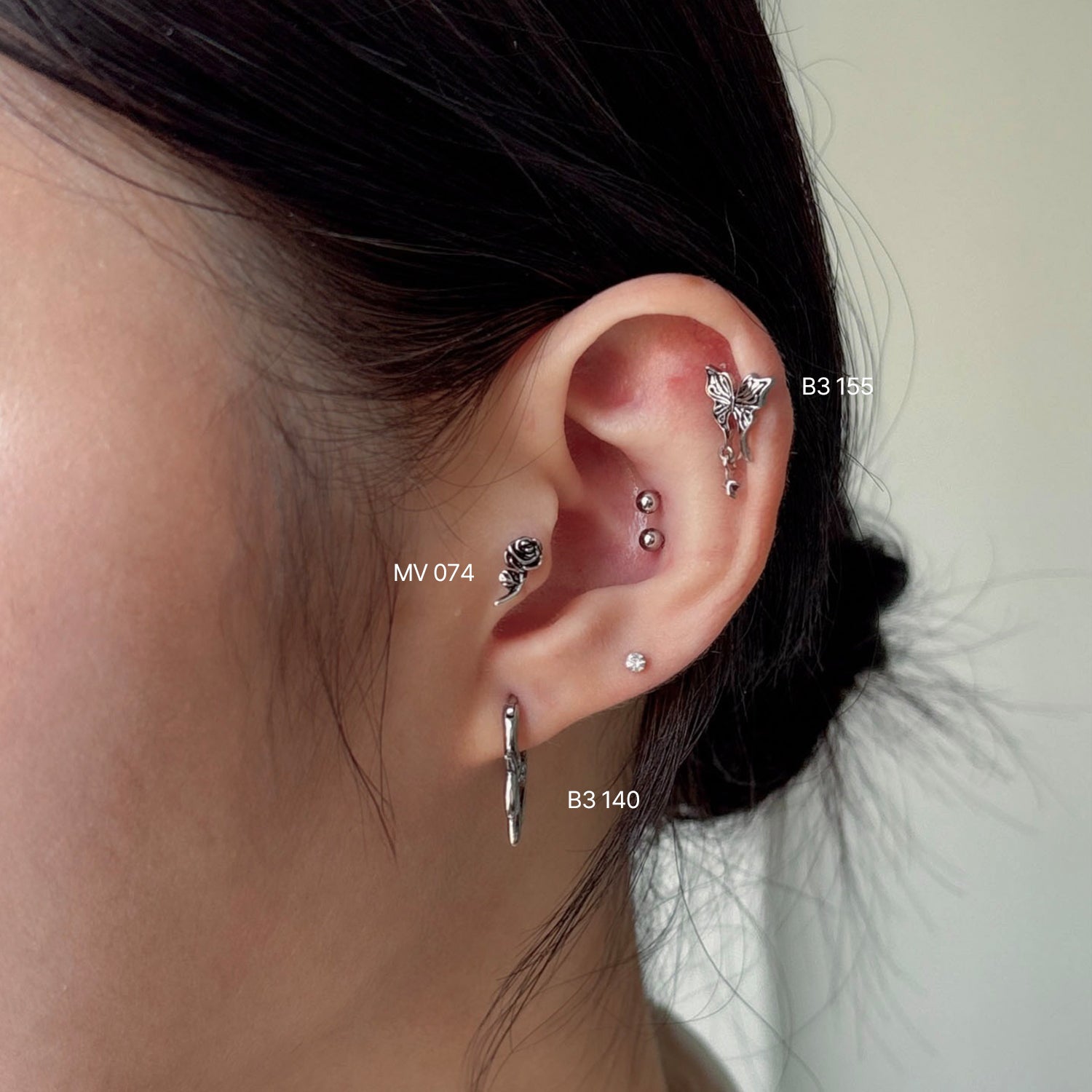 B3 155 蝶ドロップクロスピアス