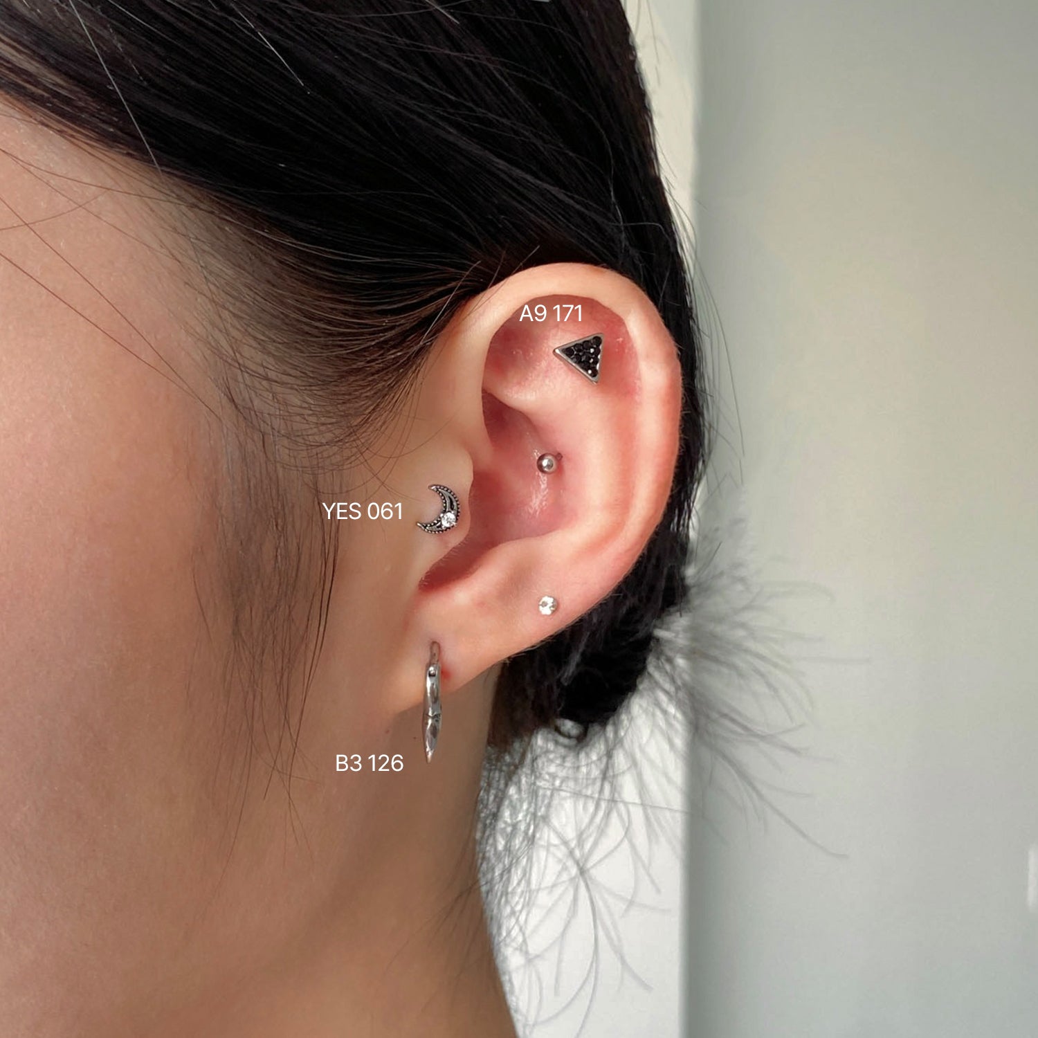 YES 061 ムーンストーンポイントピアス