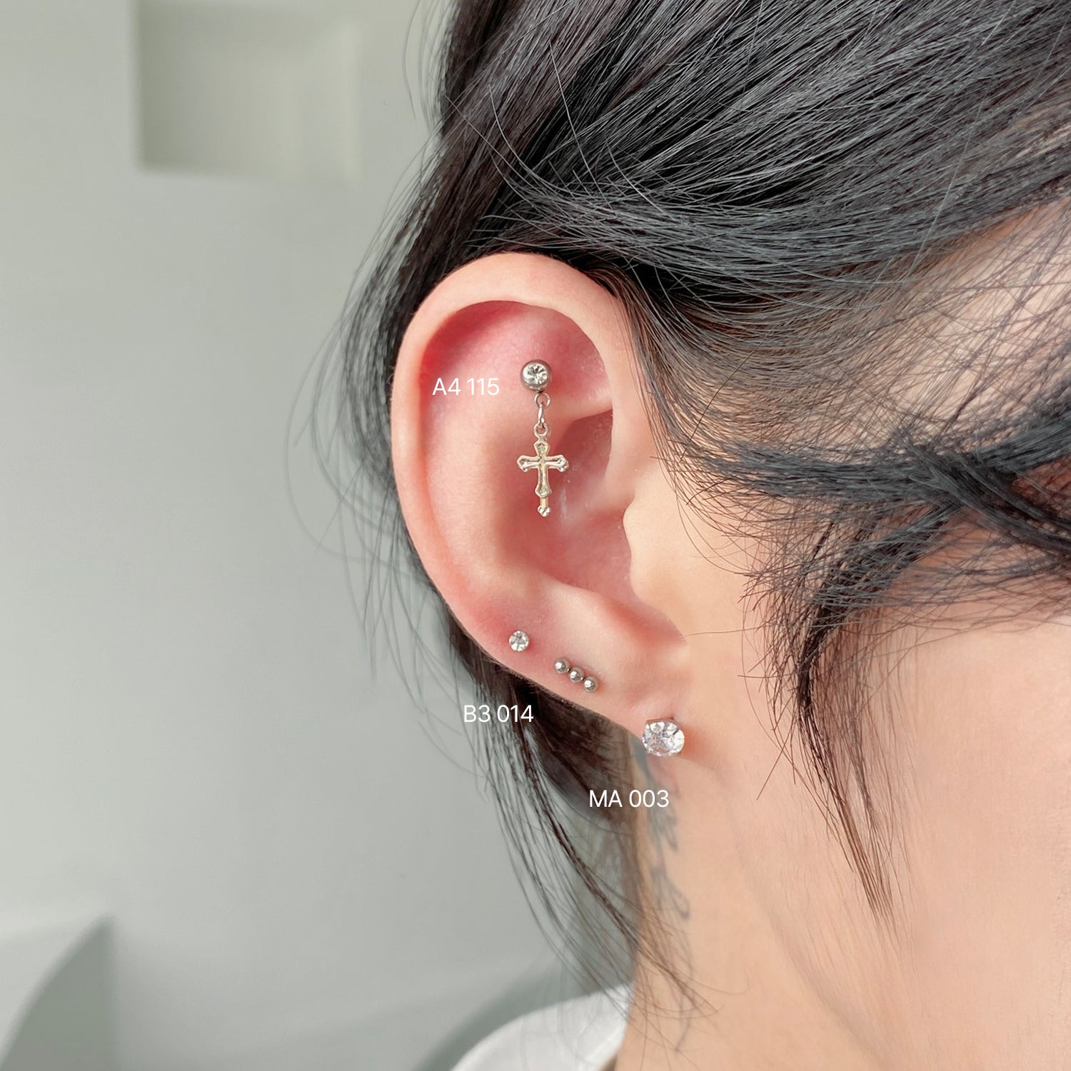 B3 014 トリプルボールピアス