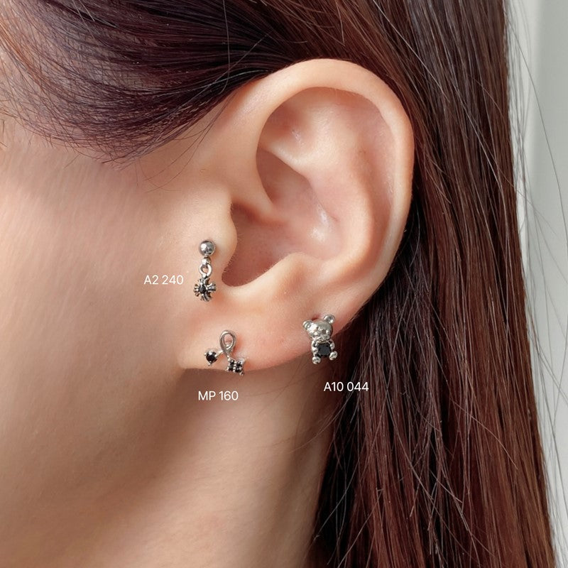 A10 044 ベアストーンピアス