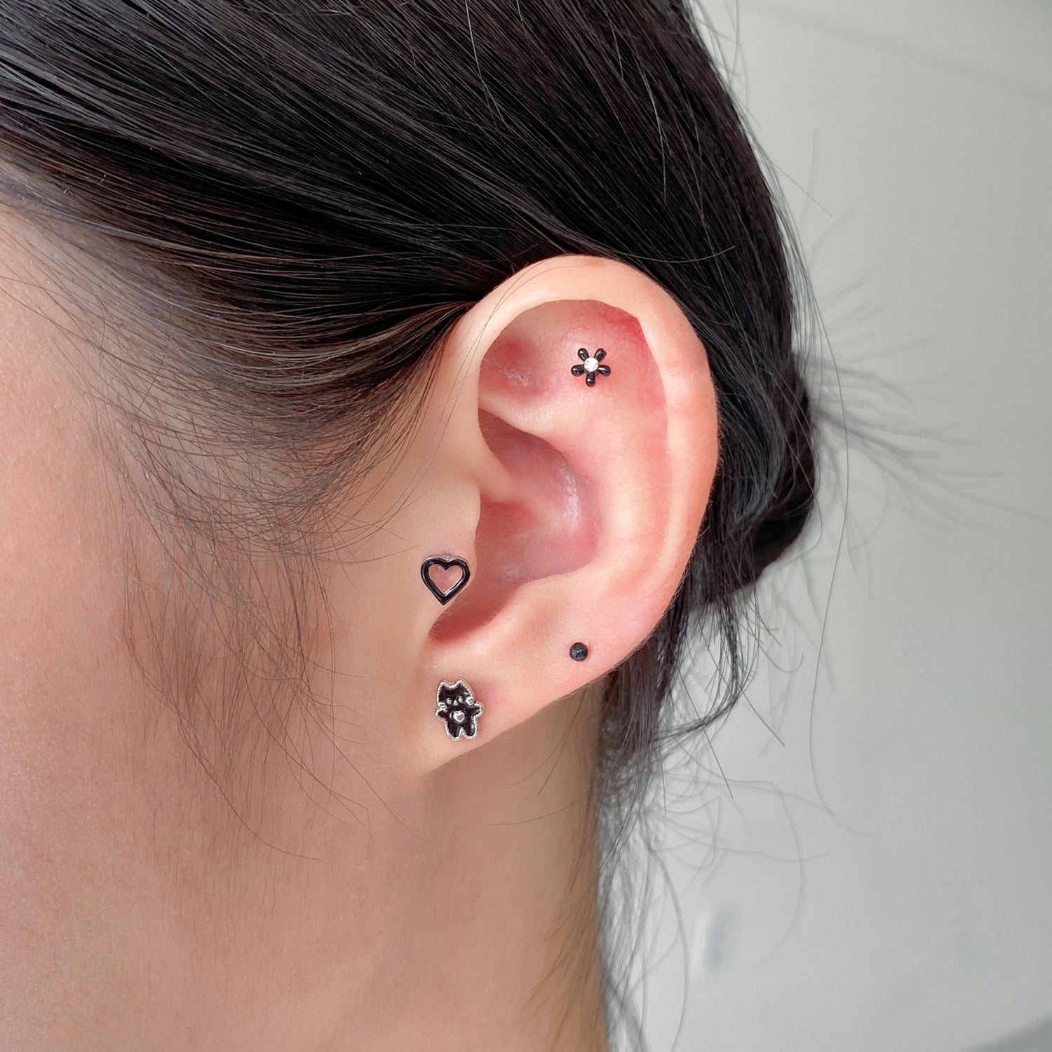 A8 203 サージカルエポックミニフラワーピアス