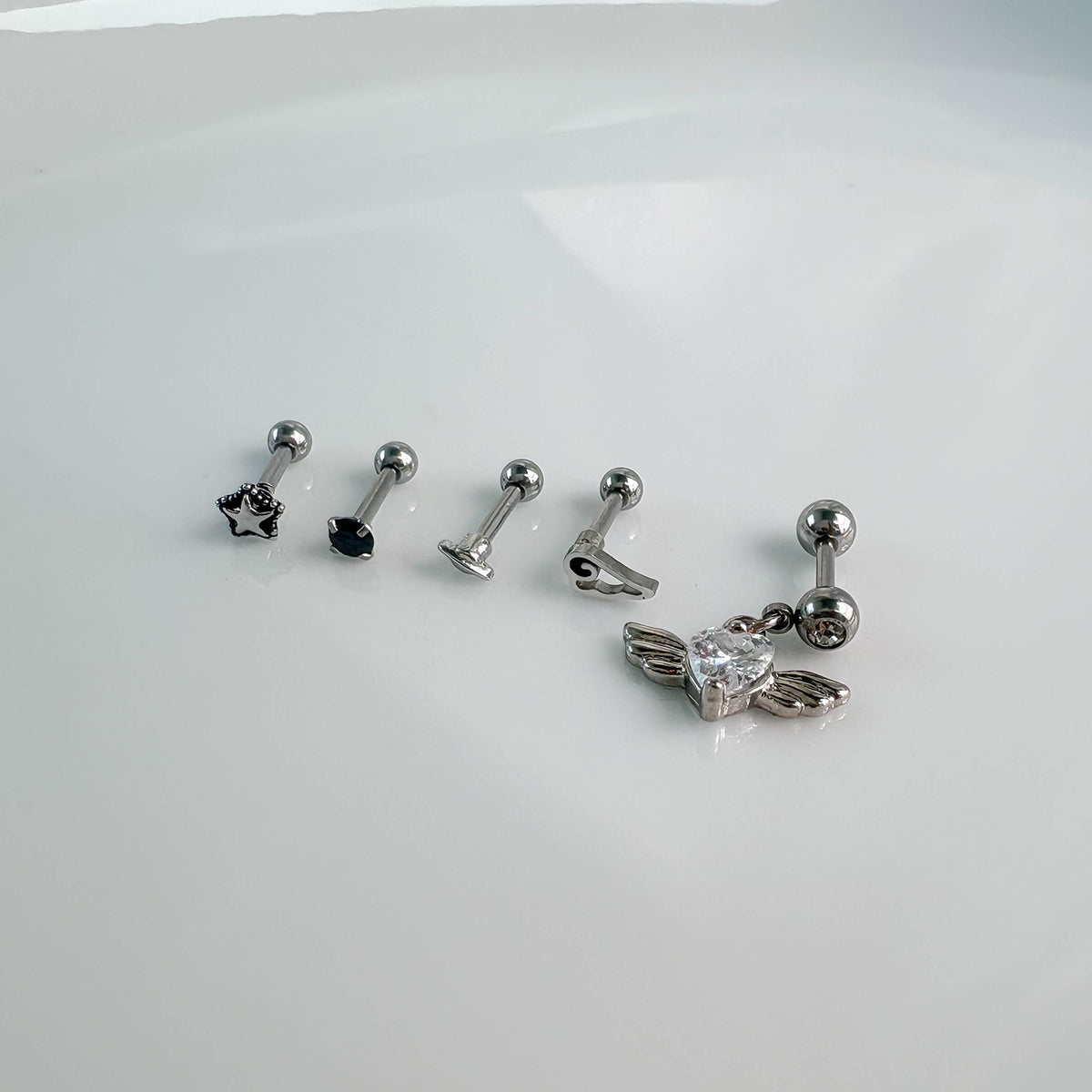 ダミニス 真鍮製キュービックサージカルキュート軟骨ボディピアス lovelyset