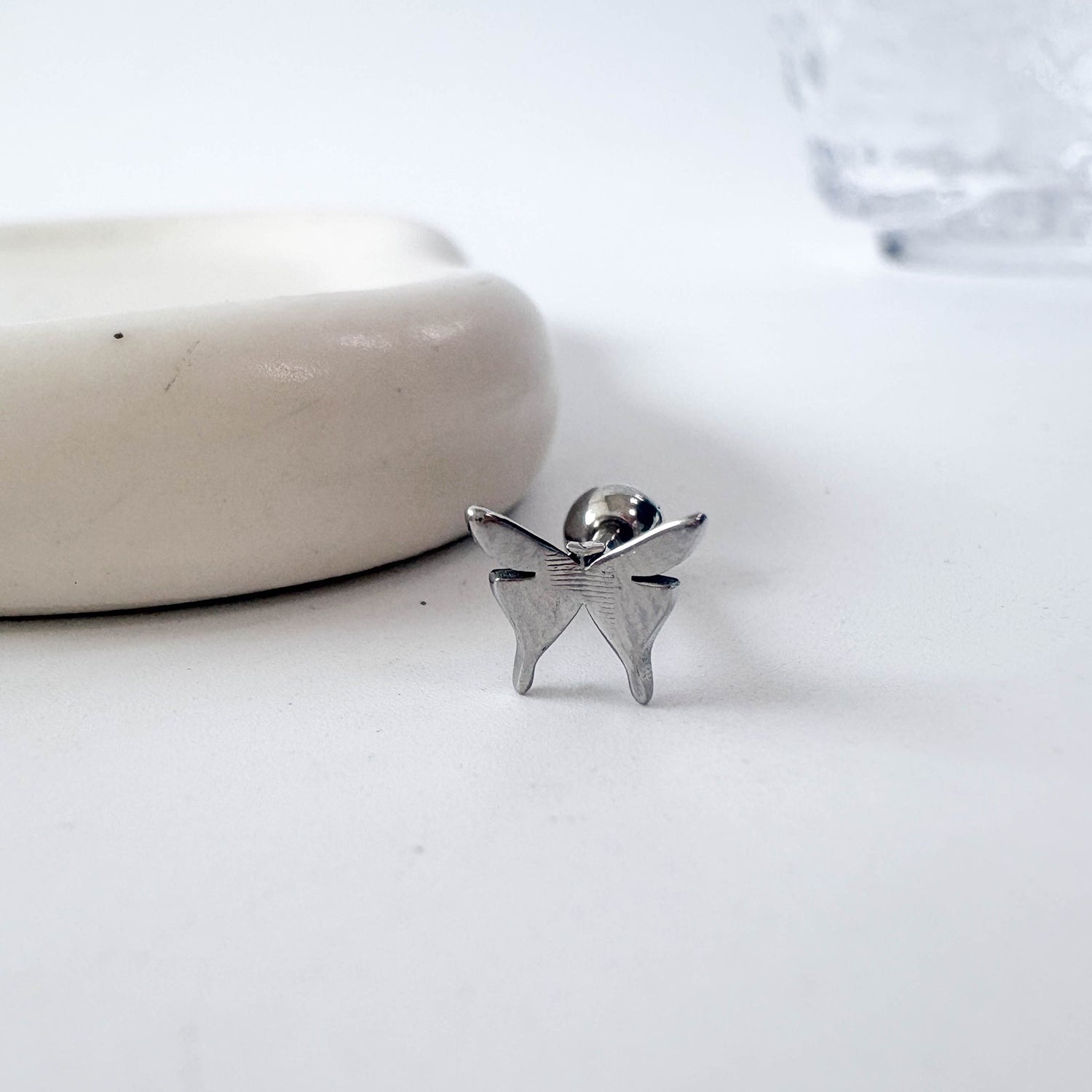 theminis 蝶 サージカルステンレス ピアス 金属アレルギー対応 b3 068
