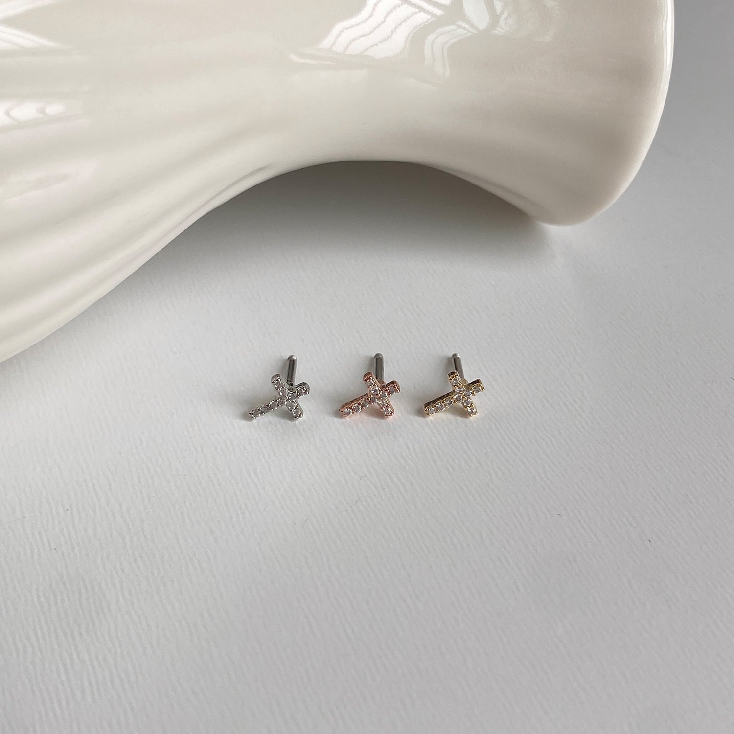 theminis クロス 真鍮 キュービックジルコニア ピアス 軟骨ピアス mj 028