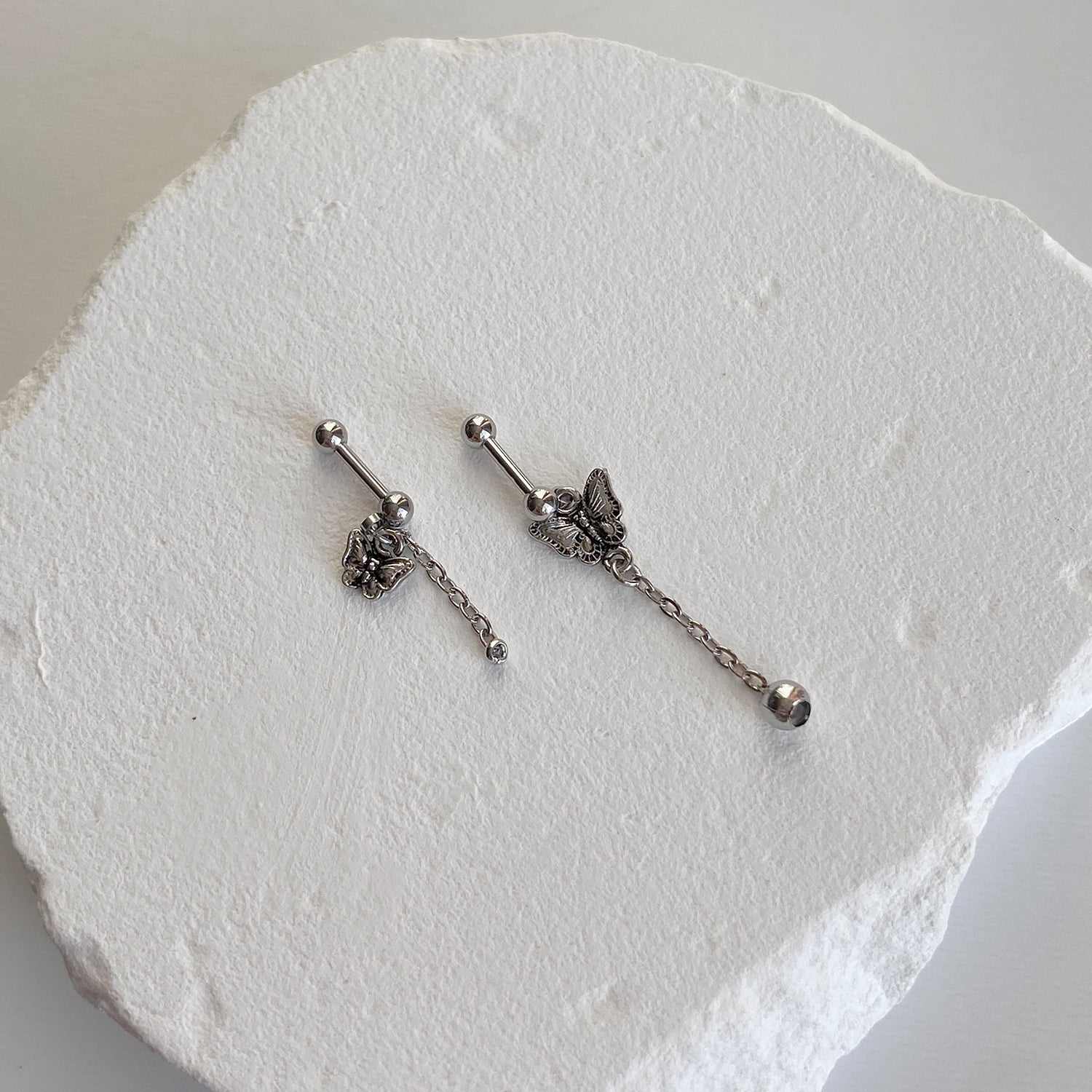theminis ドロップ 蝶 真鍮 ピアス 軟骨ピアス a2 238