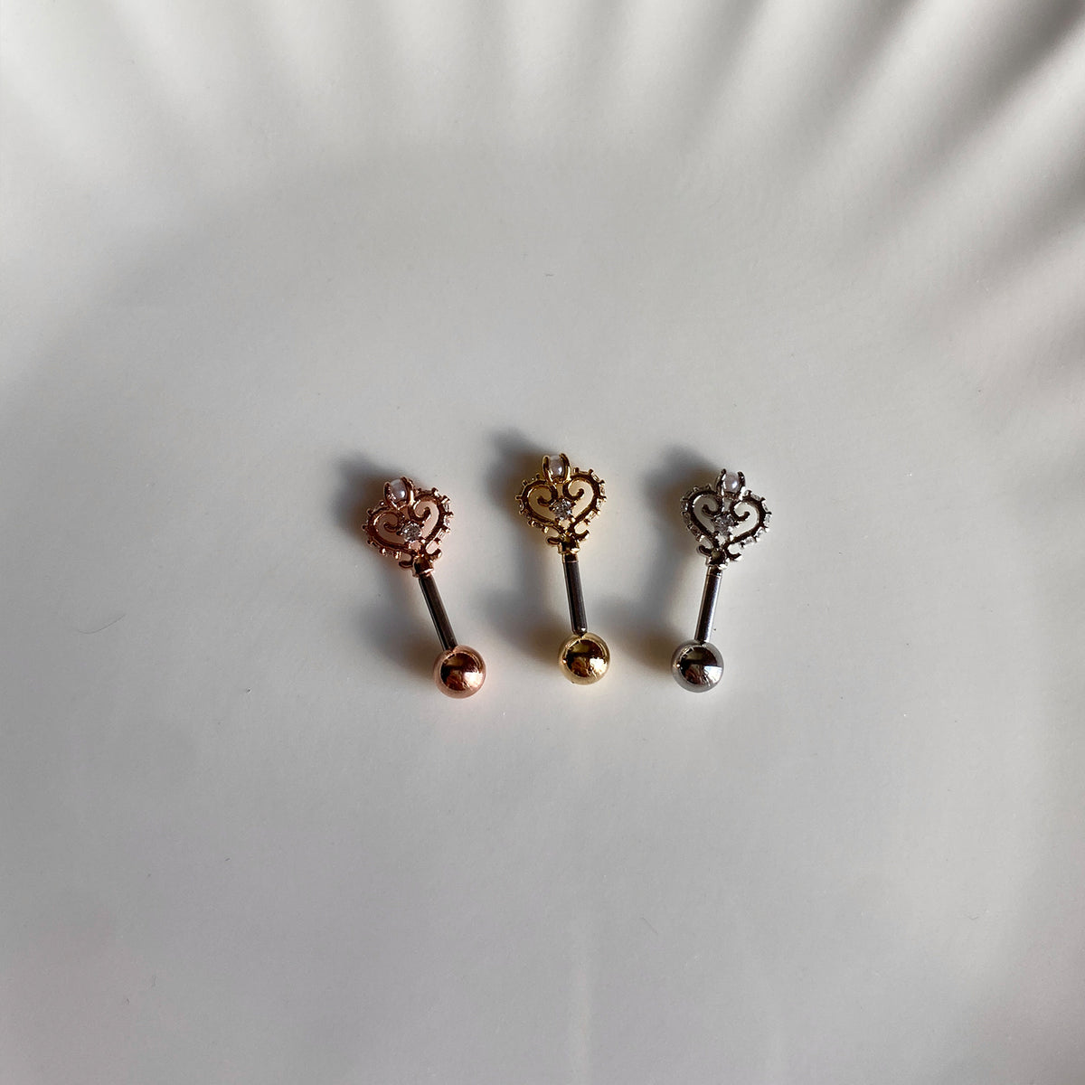 theminis ハート クラウン 真鍮 キュービックジルコニア ピアス ヘリックスピアス a8 274