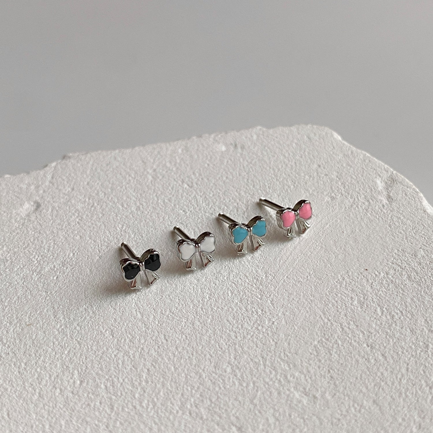 theminis ミニ リボン 小さめピアス b3 093