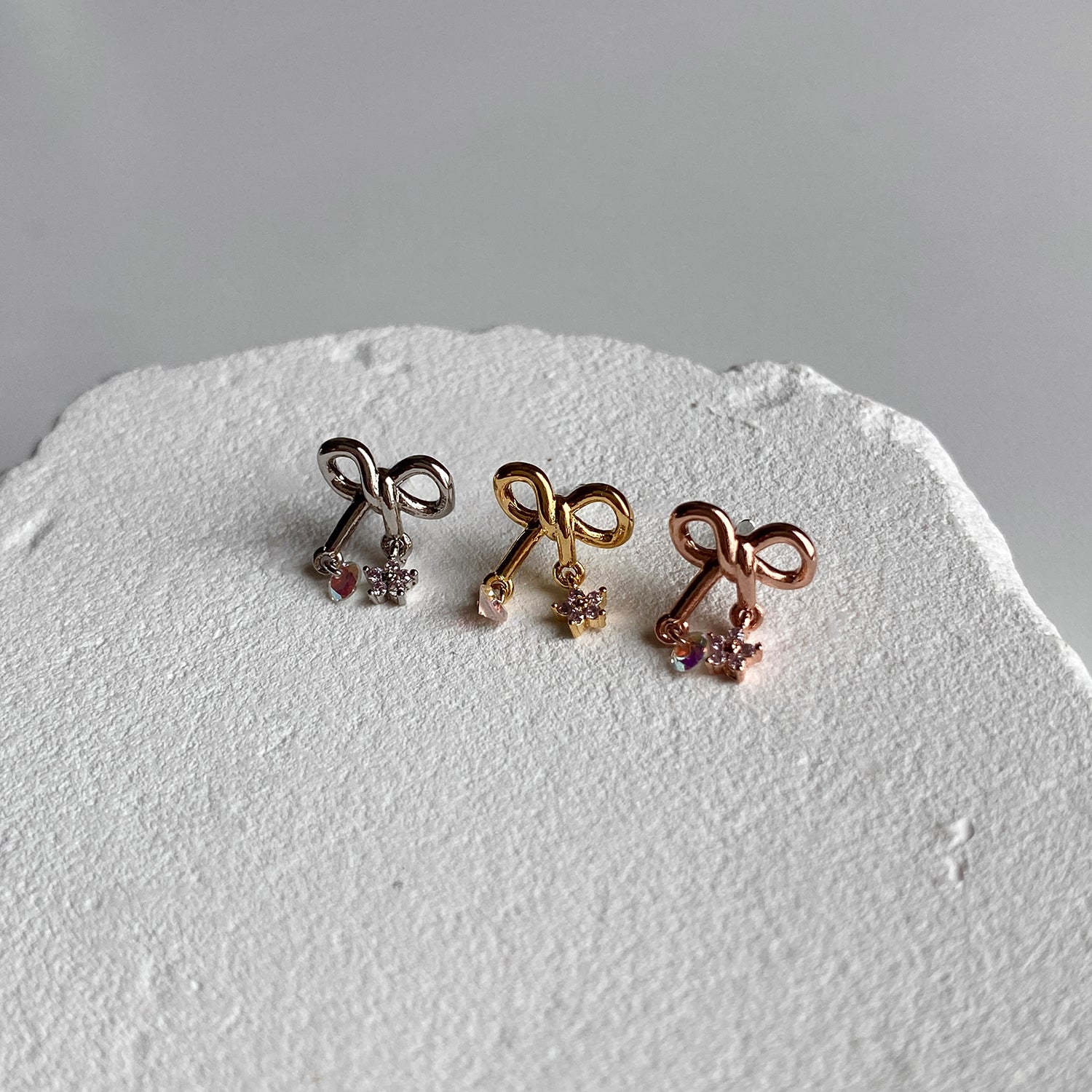 theminis リボン 真鍮 キュービックジルコニア ピアス 軟骨ピアス a5 244