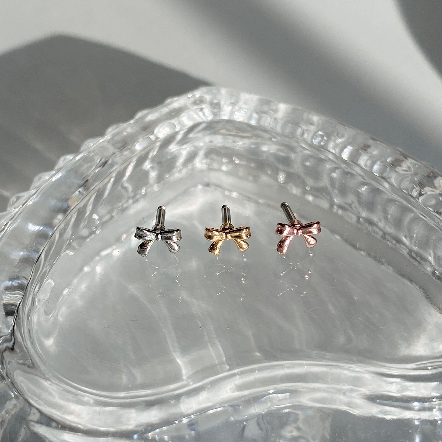 theminis リボン 真鍮 ピアス シンプルピアス mn 185