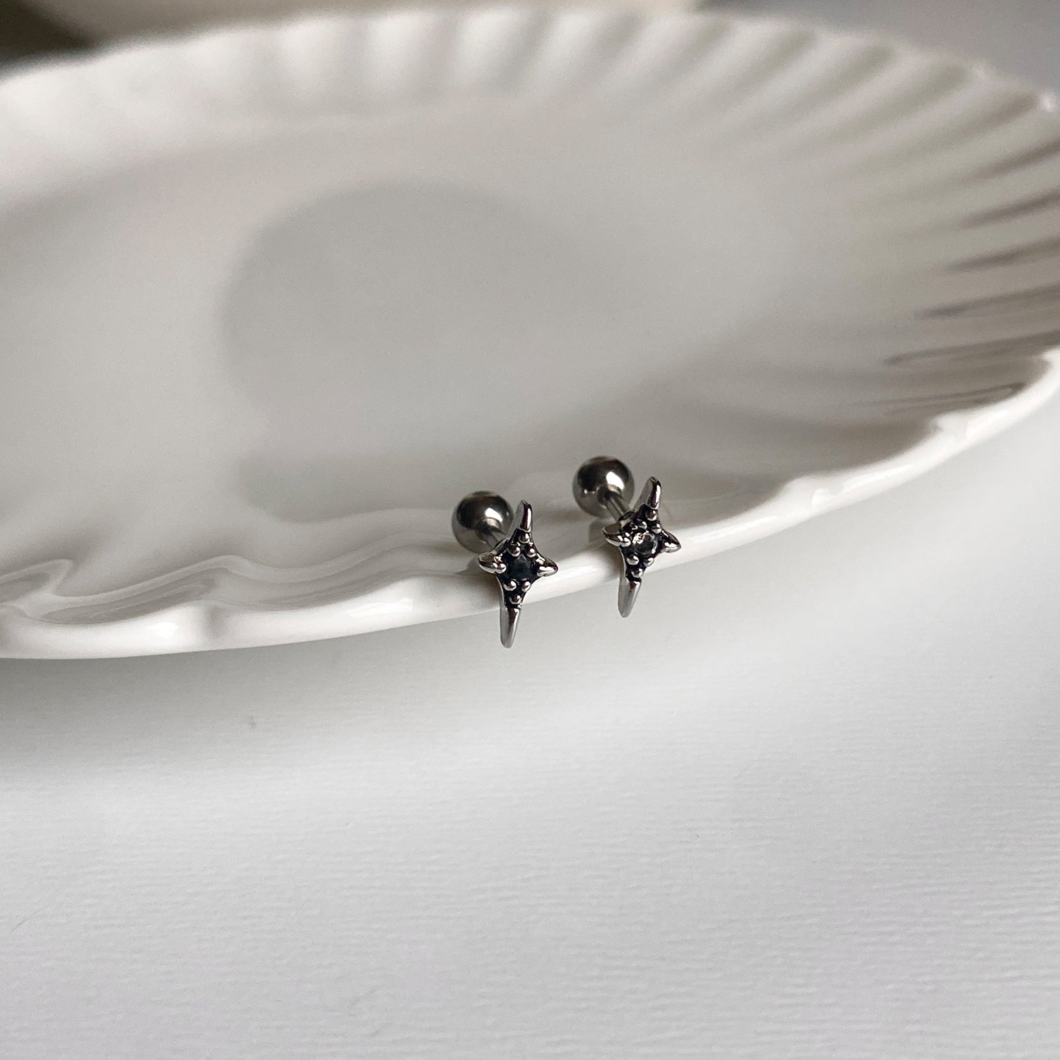 theminis シンプル スター キュービックジルコニアピアス 軟骨 ピアス a2 234