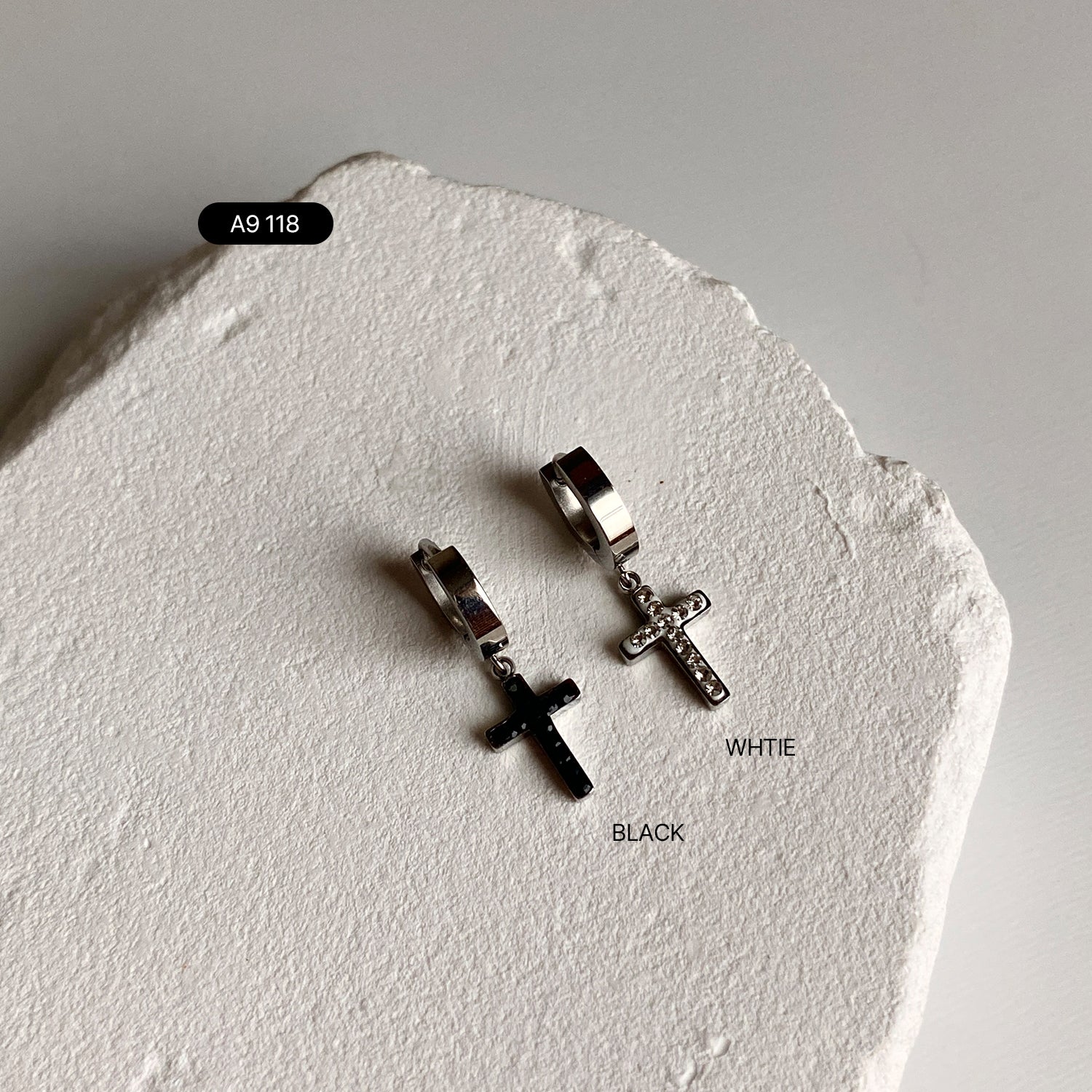 A9 118 サージカルドロップキュービッククロスピアス