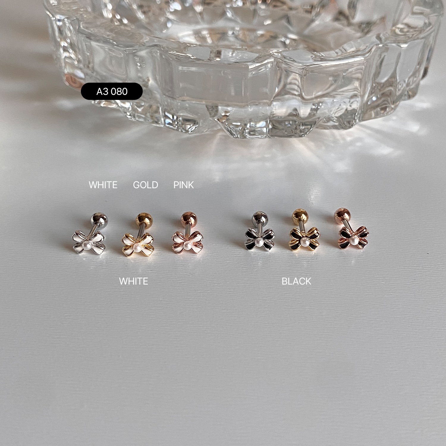 A3 080 ブラック＆ホワイトパールリボンピアス