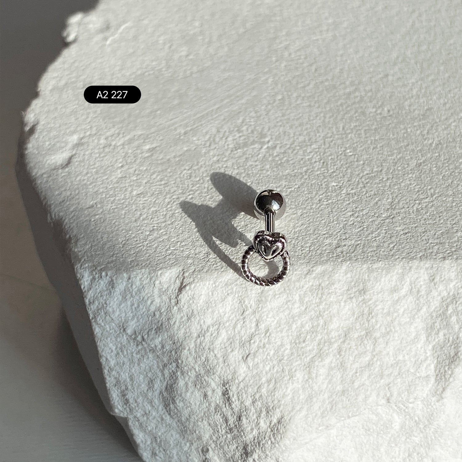 A2 227 アンティークリングスタイルハートリングピアス