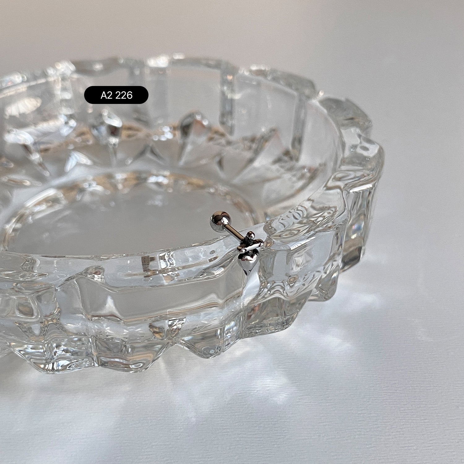 A2 226 クロスハートガンピアス