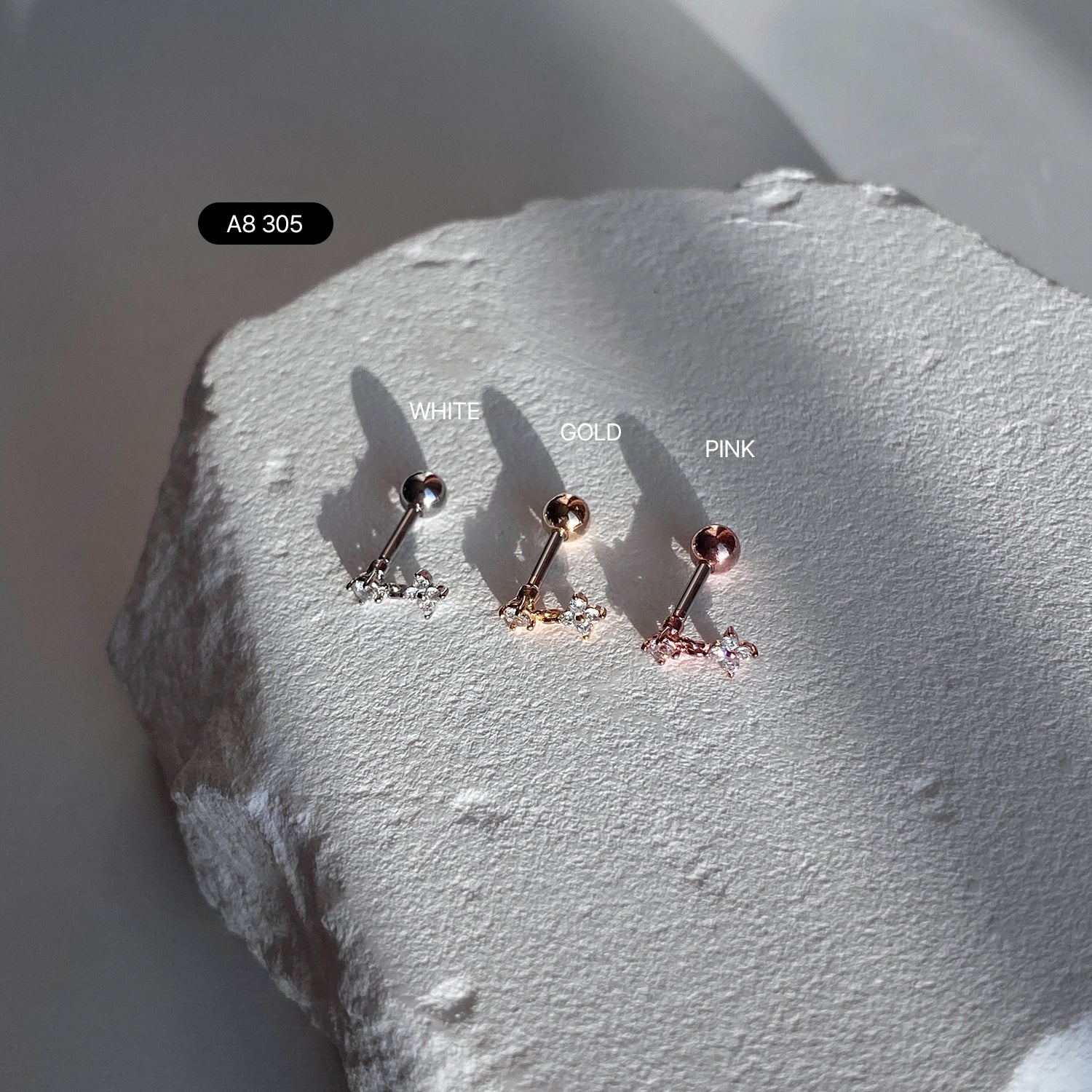 A8 305 キュービックドロップクローバーピアス