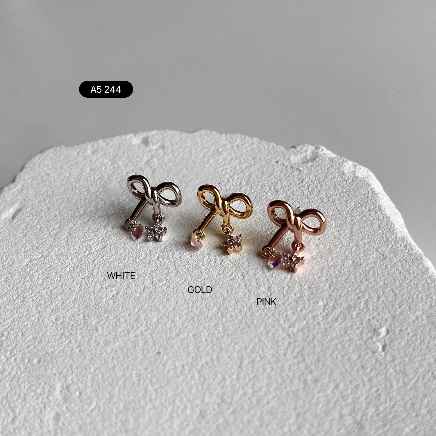 A5 244 ラインノットガラガラリボンピアス