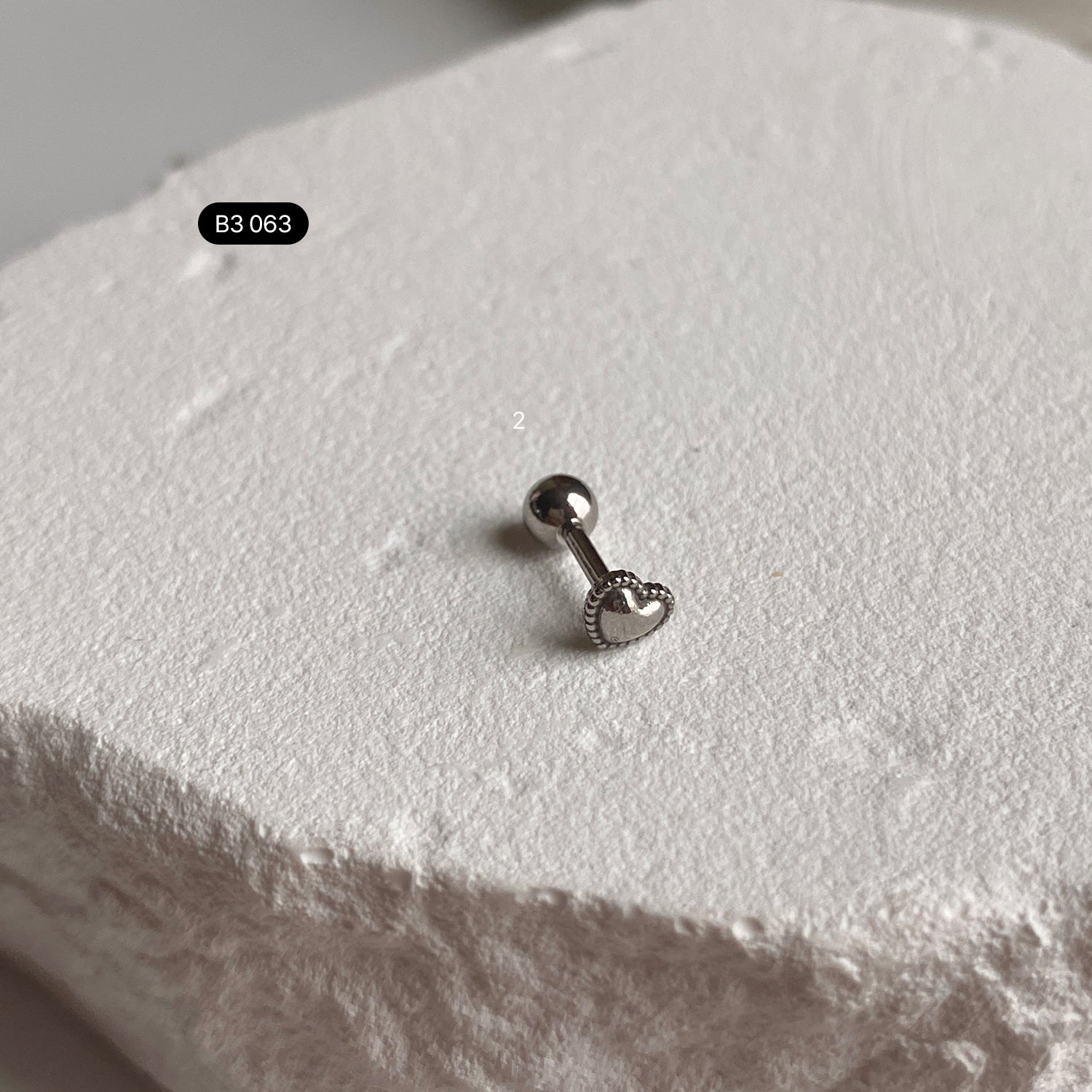B3 063 サージカルエンティックミニハートピアス