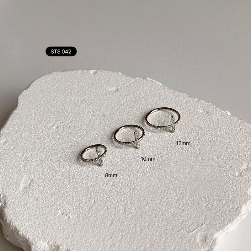 キュービック ピアス (큐빅 피어싱)