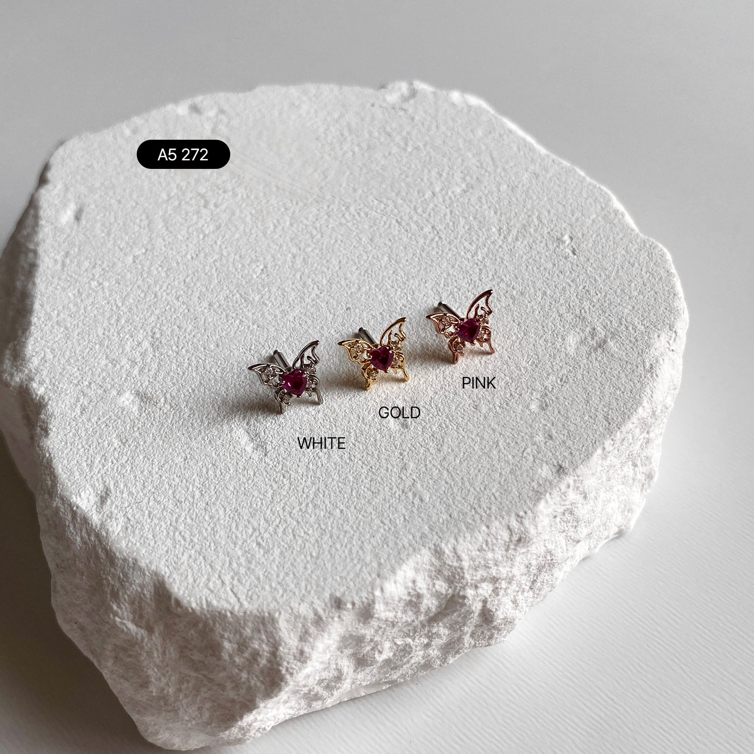 A5 272 ラインリボン蝶レッドキュービックピアス