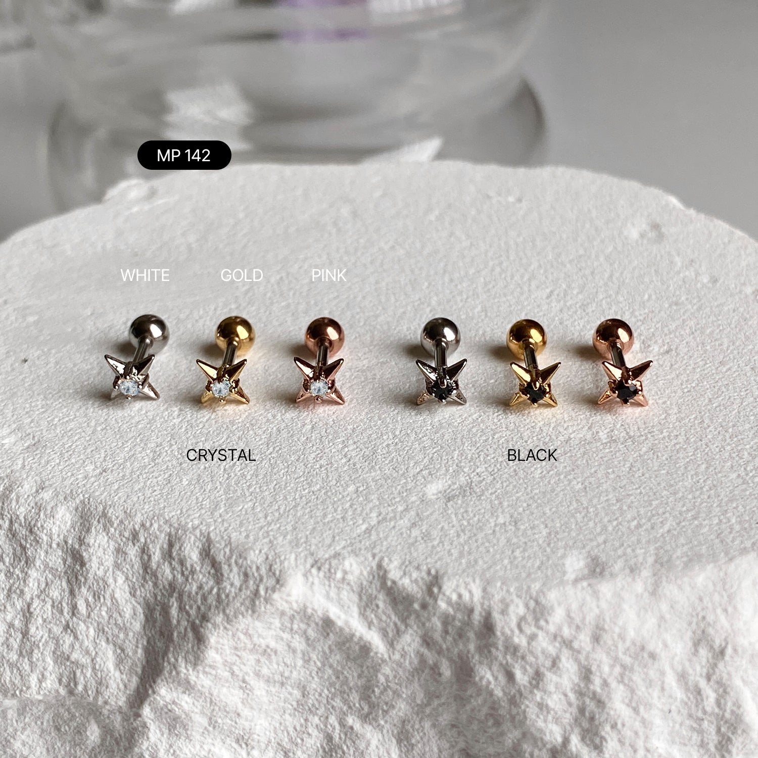 MP 142 キラキラ星キュービックブラックピアス