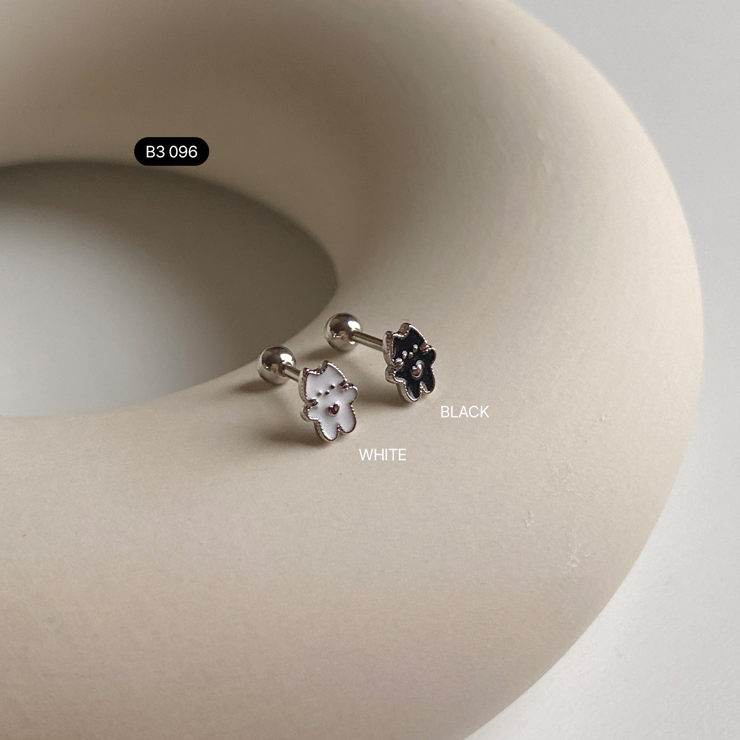 B3 096 サージカルエポック猫ピアス