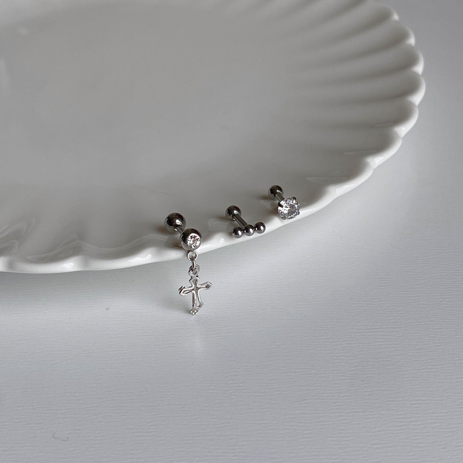 SET-017 キュービックドロップクロスアクリル真珠ピアスセット