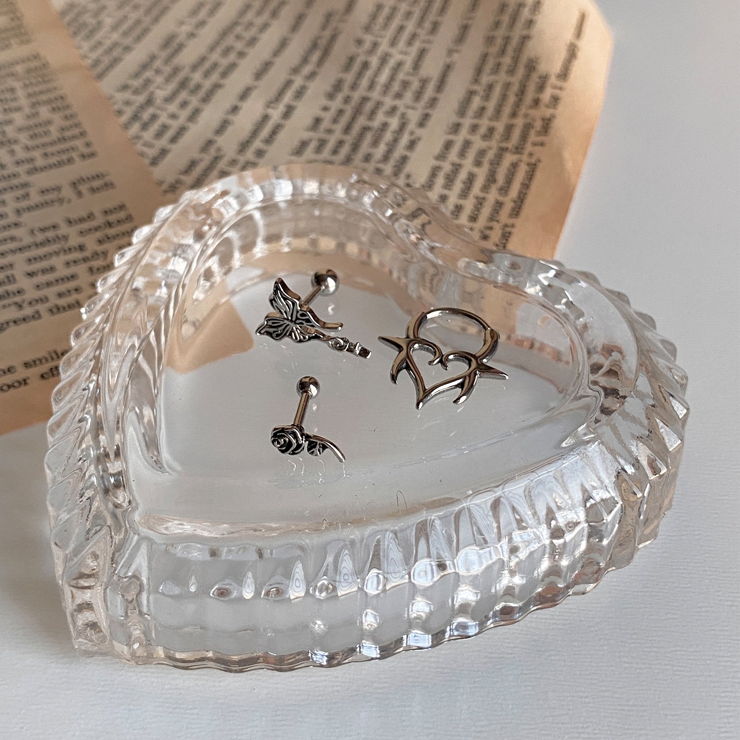 SET-090 蝶ドロップクロスエンティックローズピアス