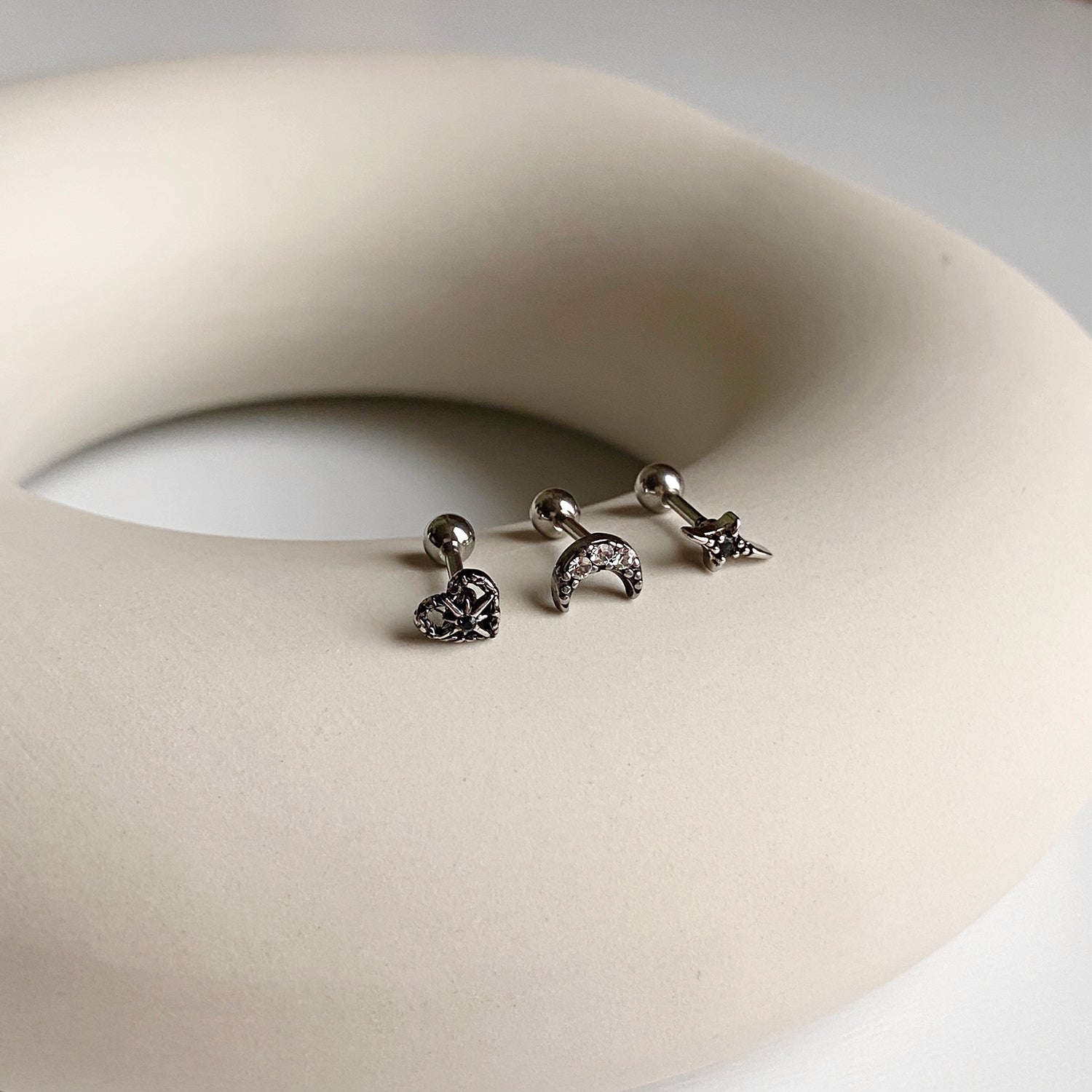 SET-021 アンティークハートキラキラブラックキュービックピアスセット