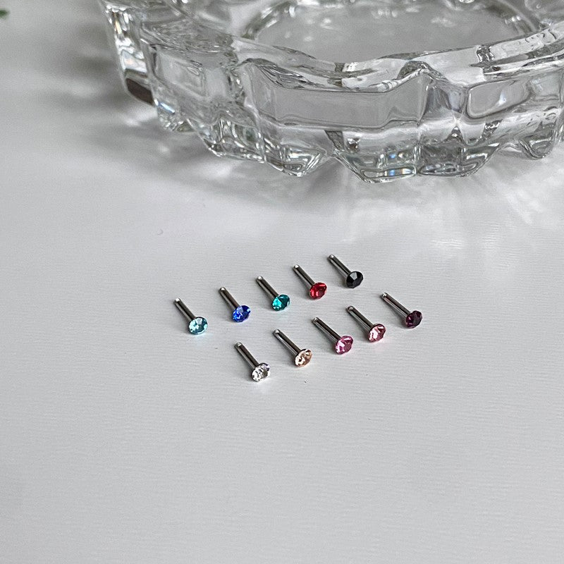 キュービック ピアス (큐빅 피어싱)