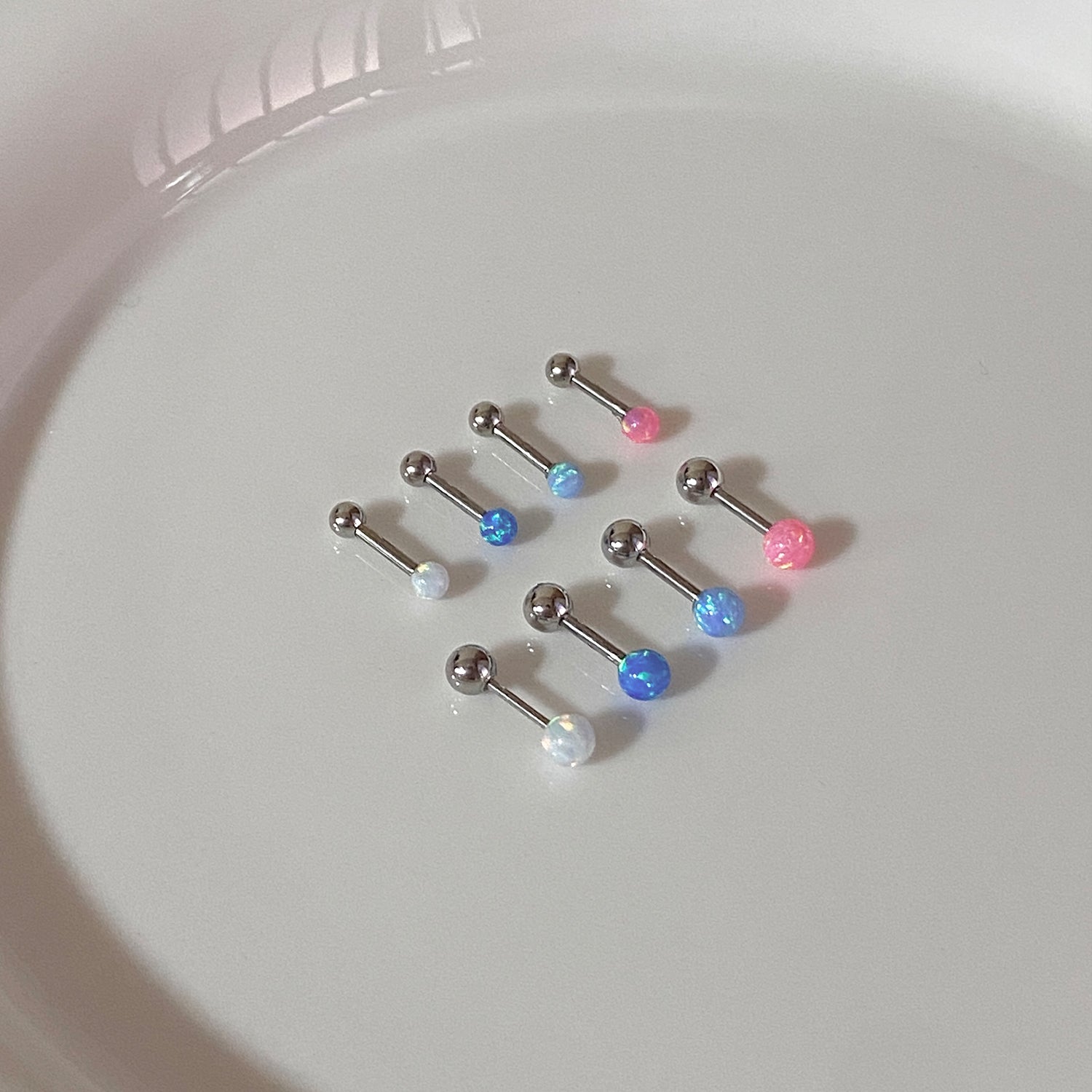 A6 072 オーロラボールピアス