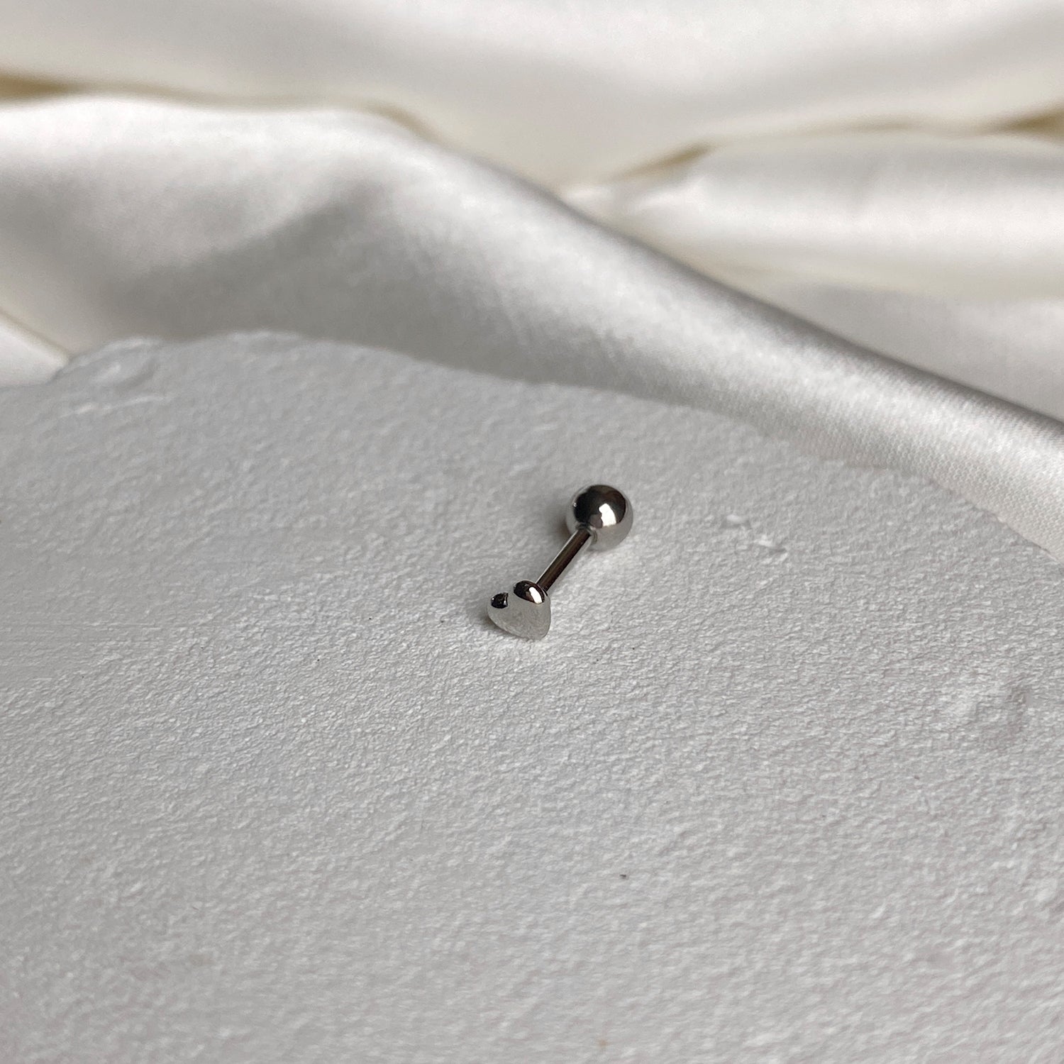 B3 064 ミニシンプルハートピアス