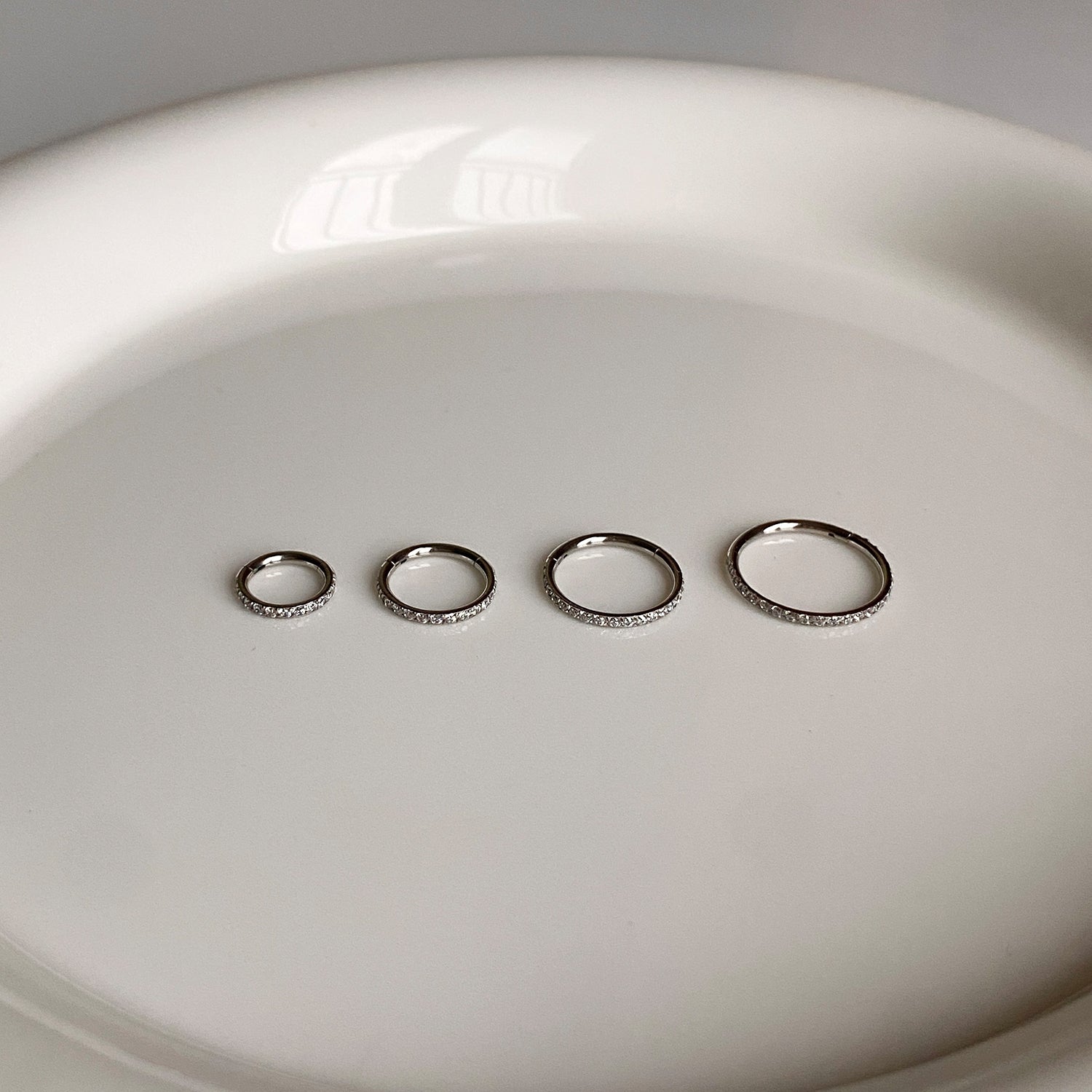 STS 044 サージカルキュービックシンプルセグメントリングピアス