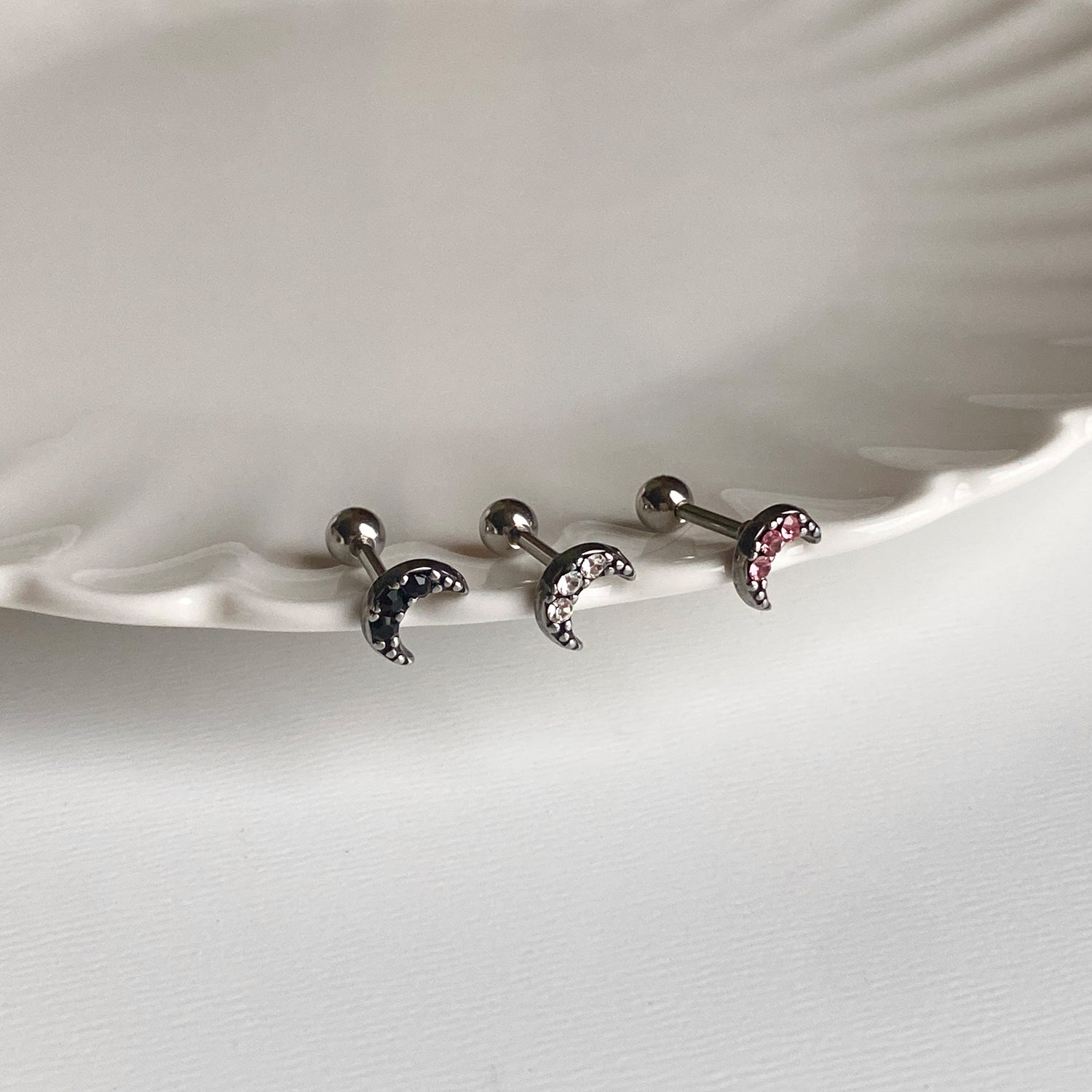 B3 145 アンティークキュービックムーンピアス