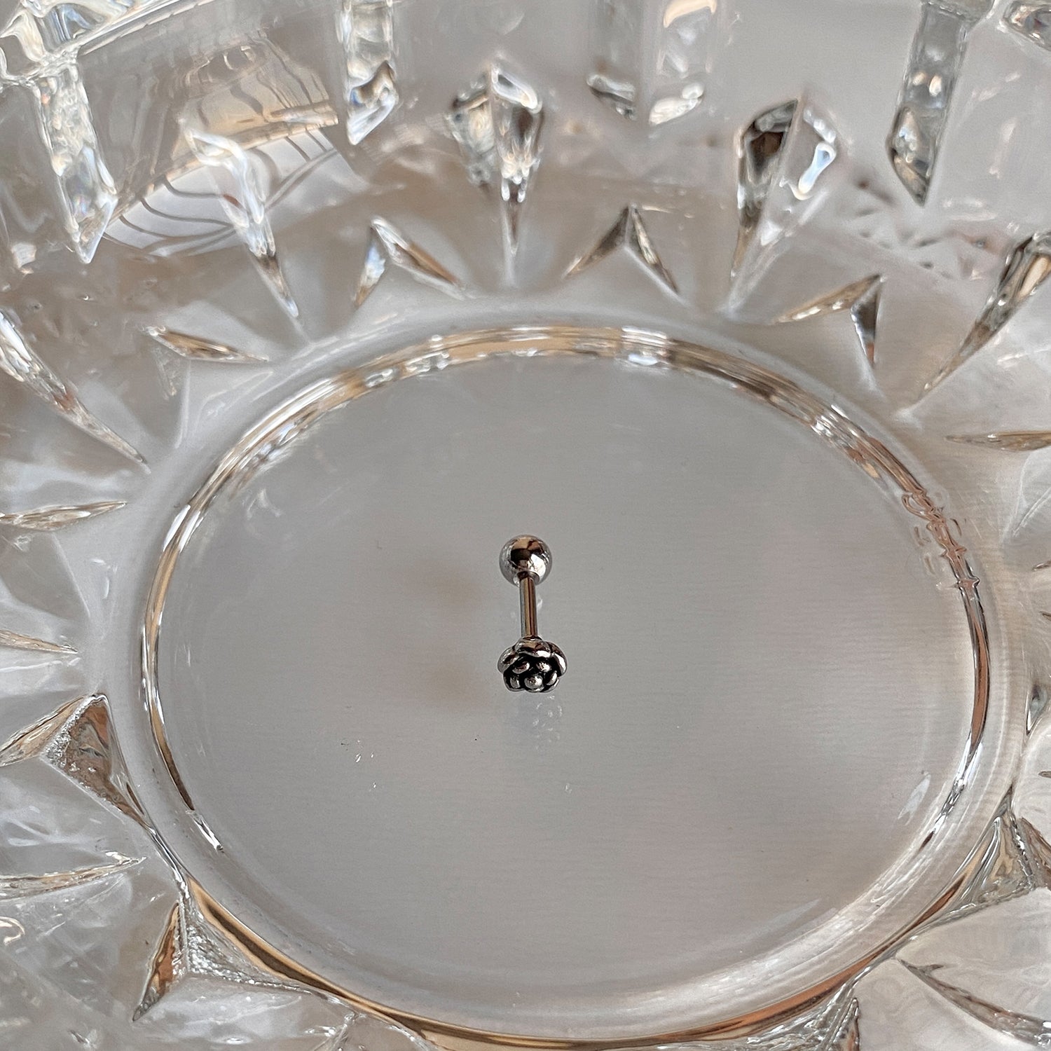 YES 025 エンティックスチールフラワーピアス