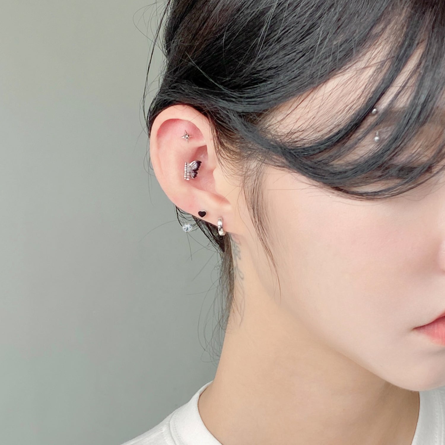 A5 175 オーロラガラス蝶ピアス
